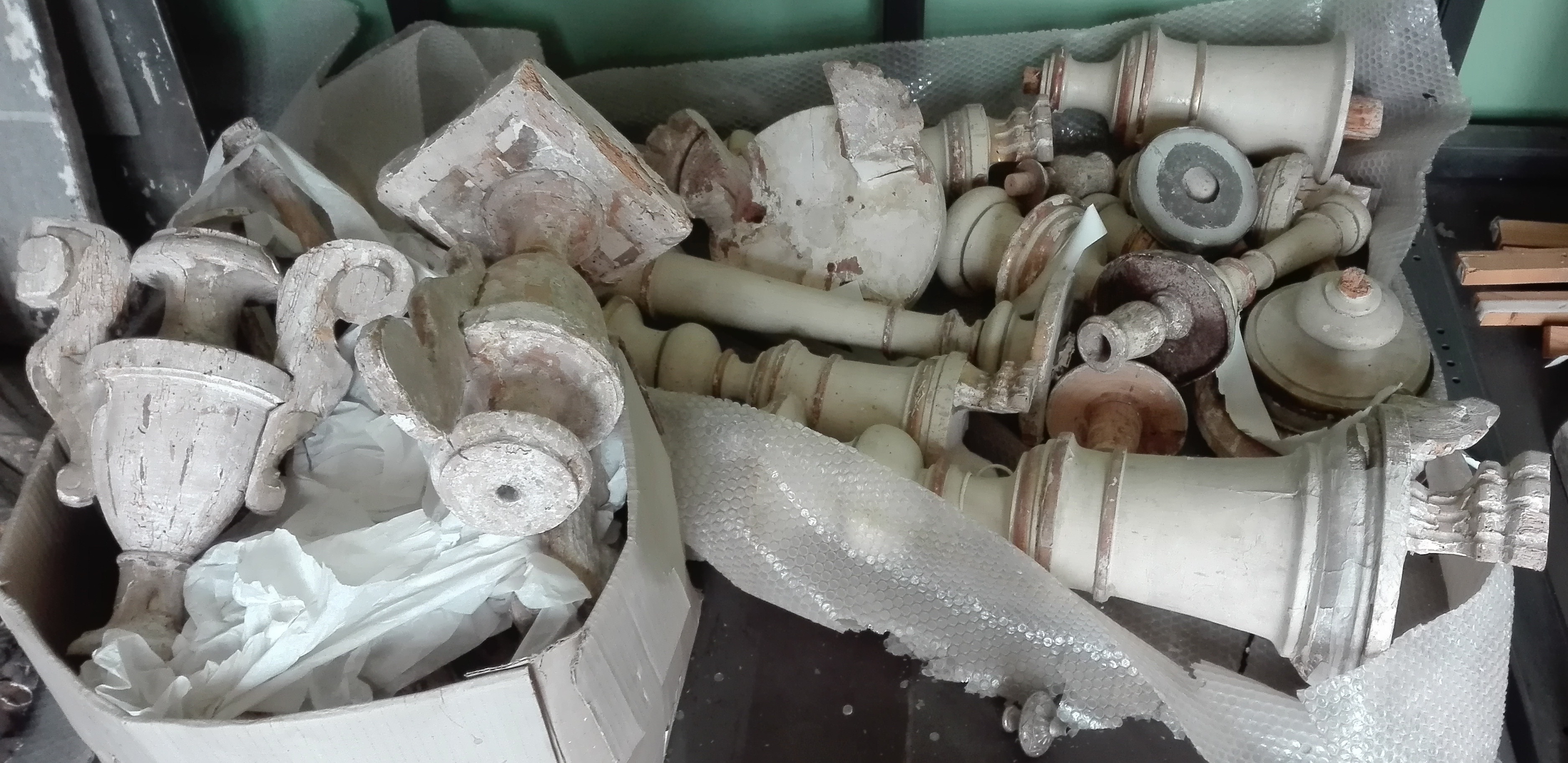 candeliere, serie - bottega campana (XIX)