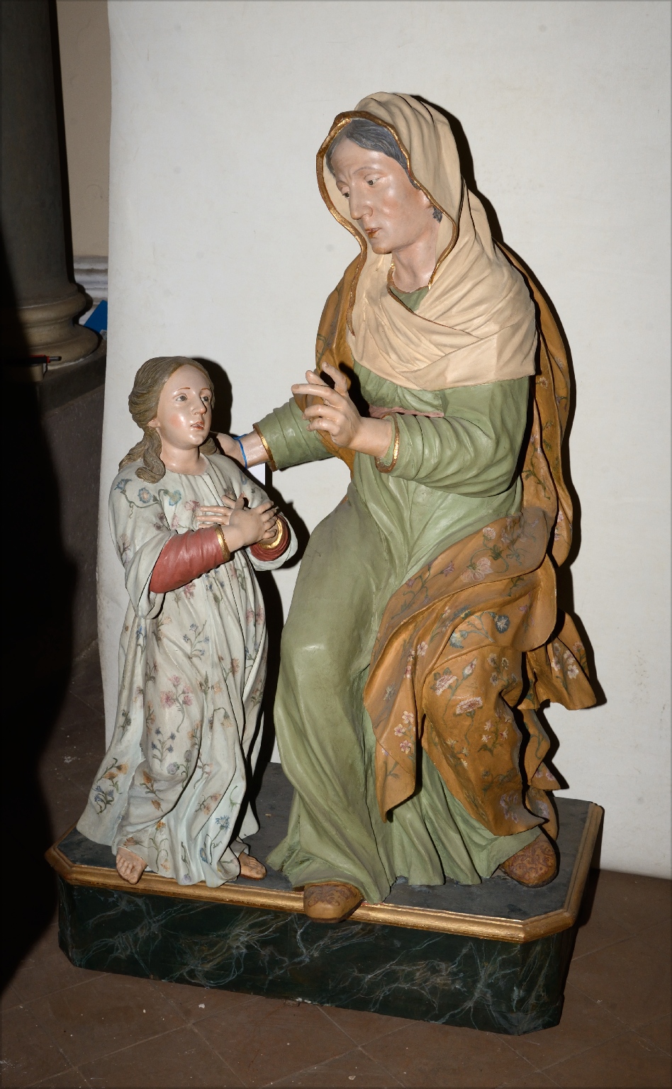 Sant'Anna con Maria Vergine bambina (statua, elemento d'insieme) - bottega campana (sec. XVIII)