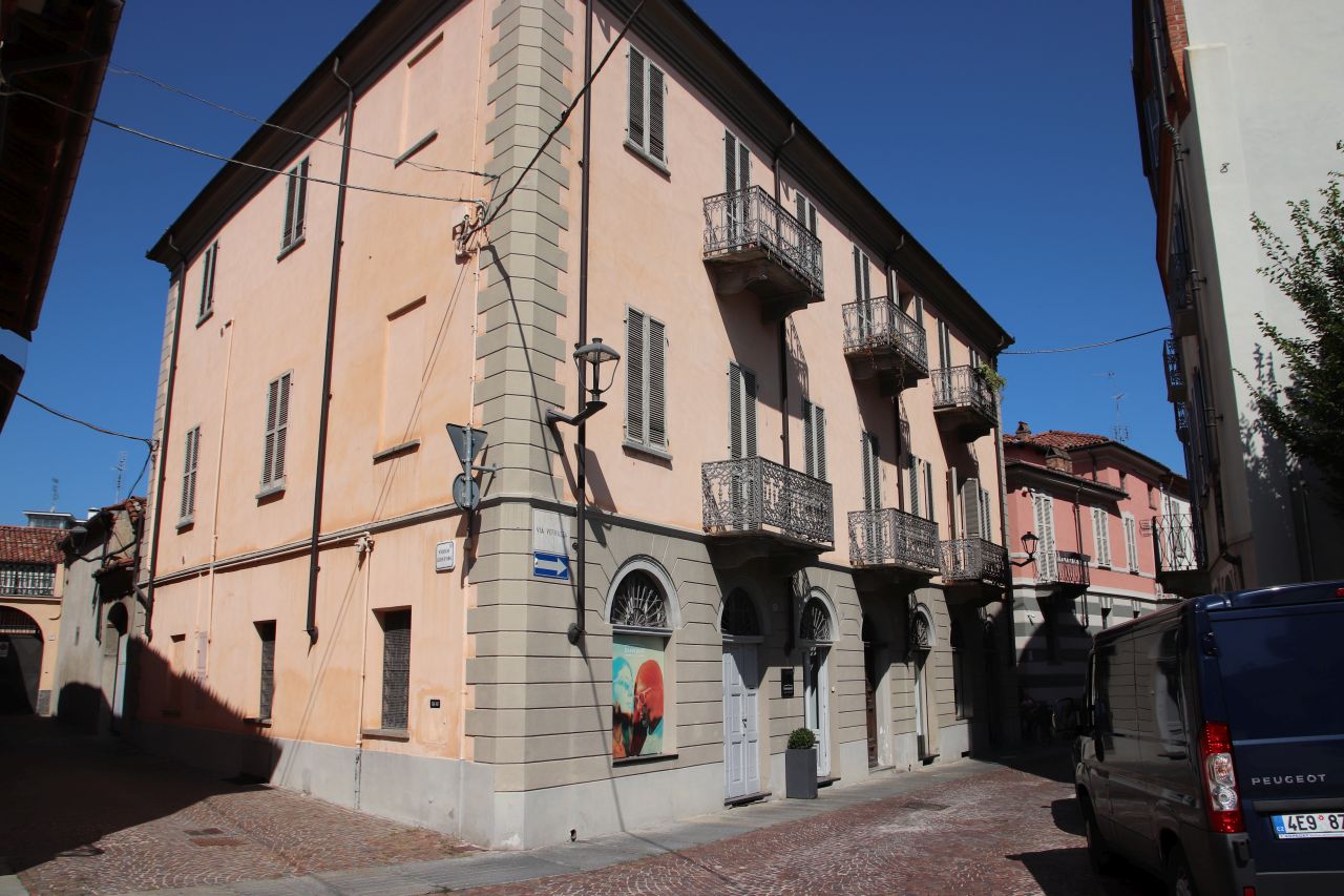 [Case in affitto e botteghe in Via Vernazza, 13] (casa) - Alba (CN)  (XIX)