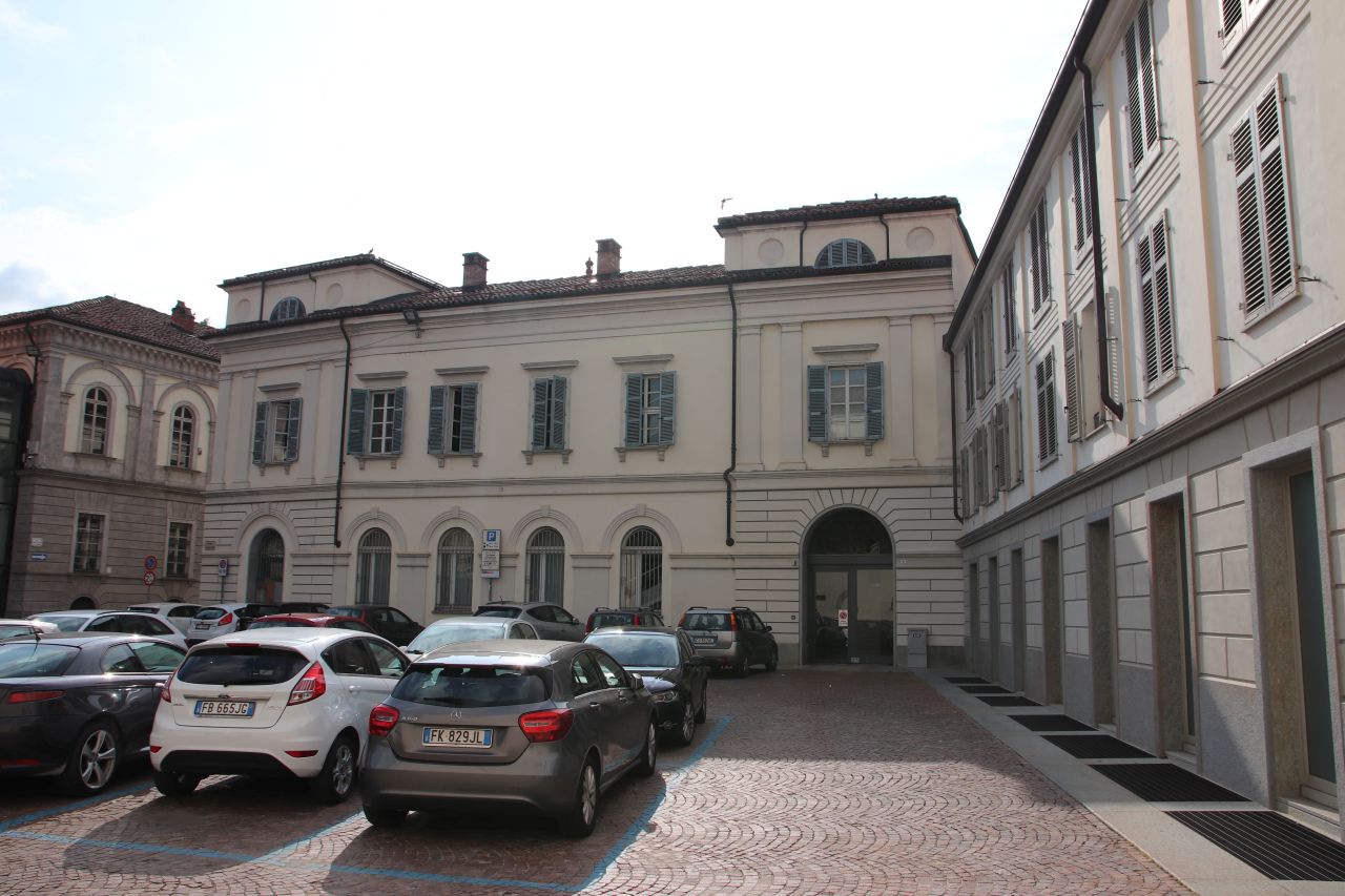 Cassa del Risparmio di Cuneo (palazzo) - Alba (CN)  (XIX)