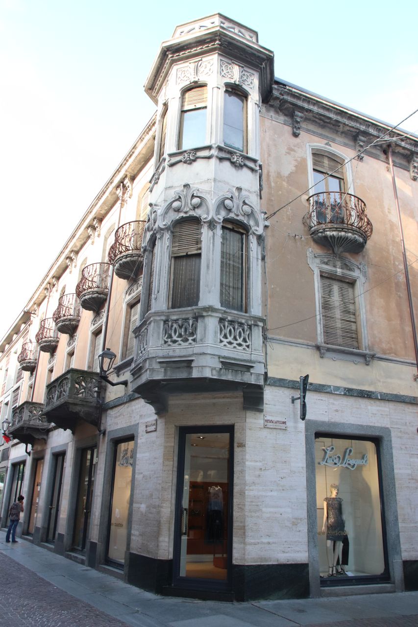 [Casa in Via Maestra, 38/A] (casa) - Alba (CN)  (XX)