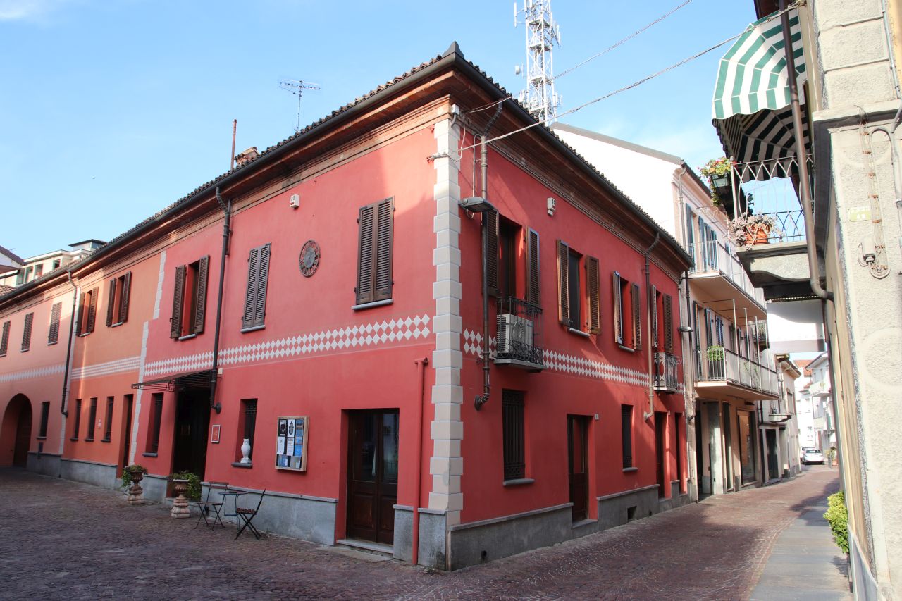 [Casa in Via Gioberti, 7] (casa, privata) - Alba (CN)  (XVIII, fine)