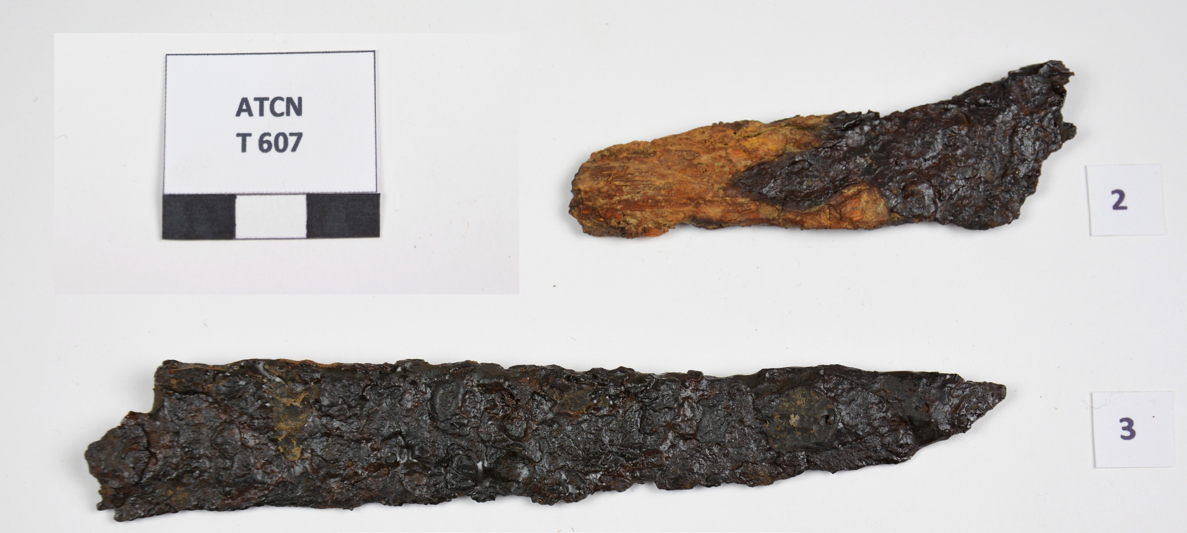 SINGOLO OGGETTO/ coltello, PERIODIZZAZIONI/ Storia/ Eta' medievale/ Alto Medioevo