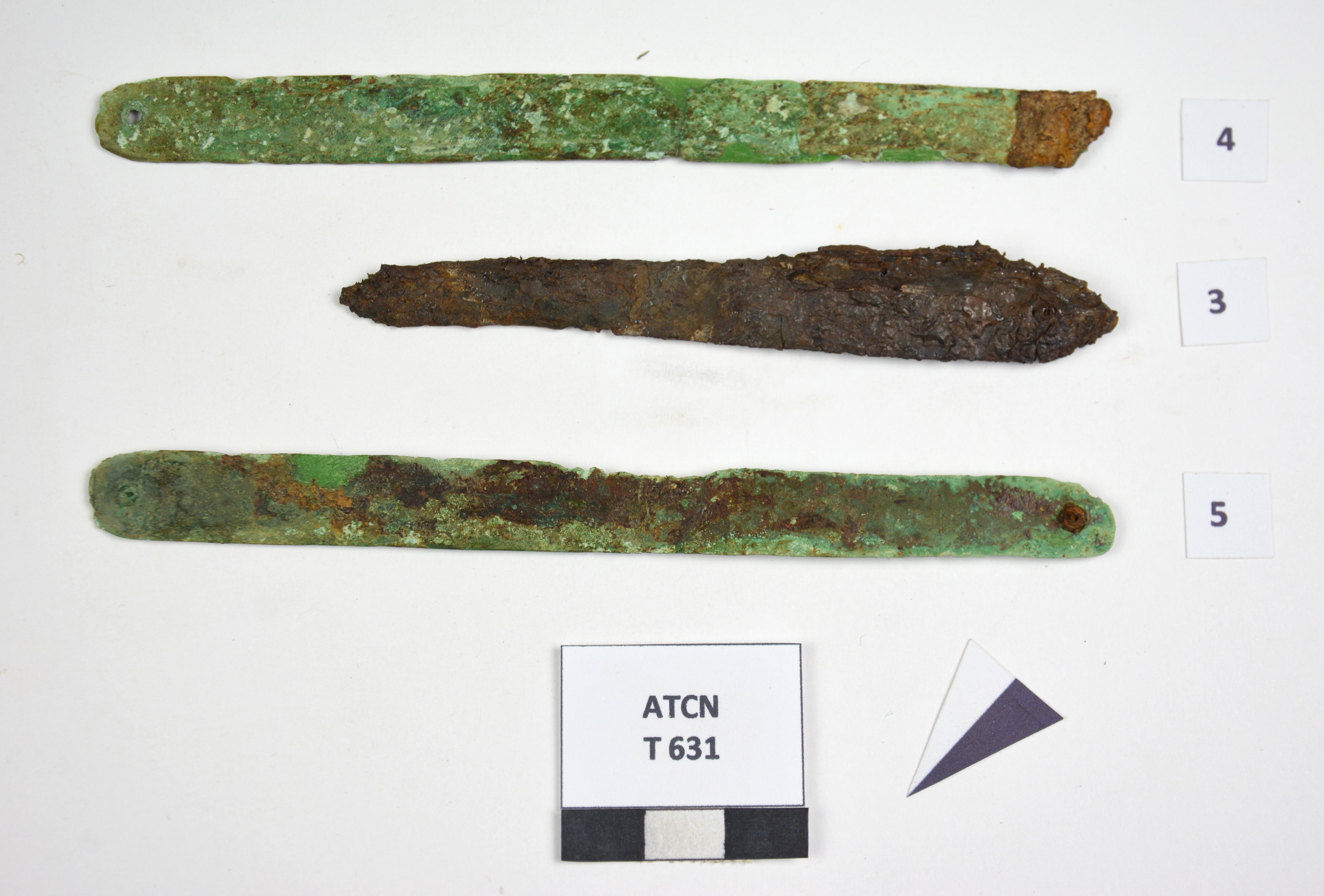 SINGOLO OGGETTO/ coltello, PERIODIZZAZIONI/ Storia/ Eta' medievale/ Alto Medioevo