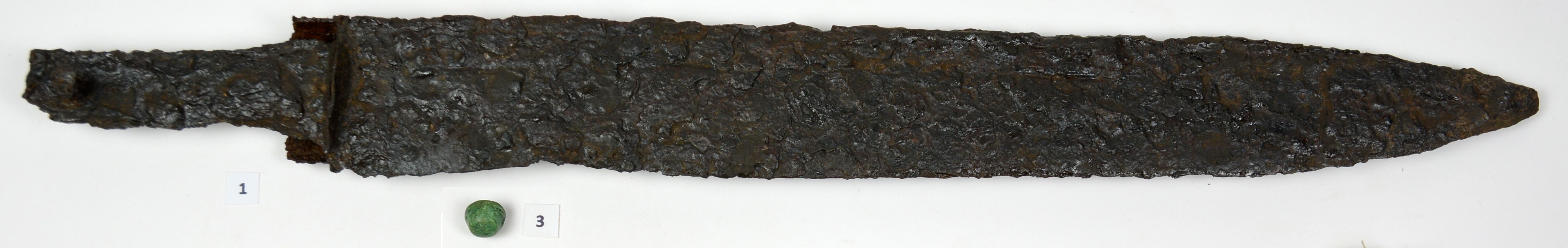 SINGOLO OGGETTO/ scramasax, PERIODIZZAZIONI/ Storia/ Eta' medievale/ Alto Medioevo