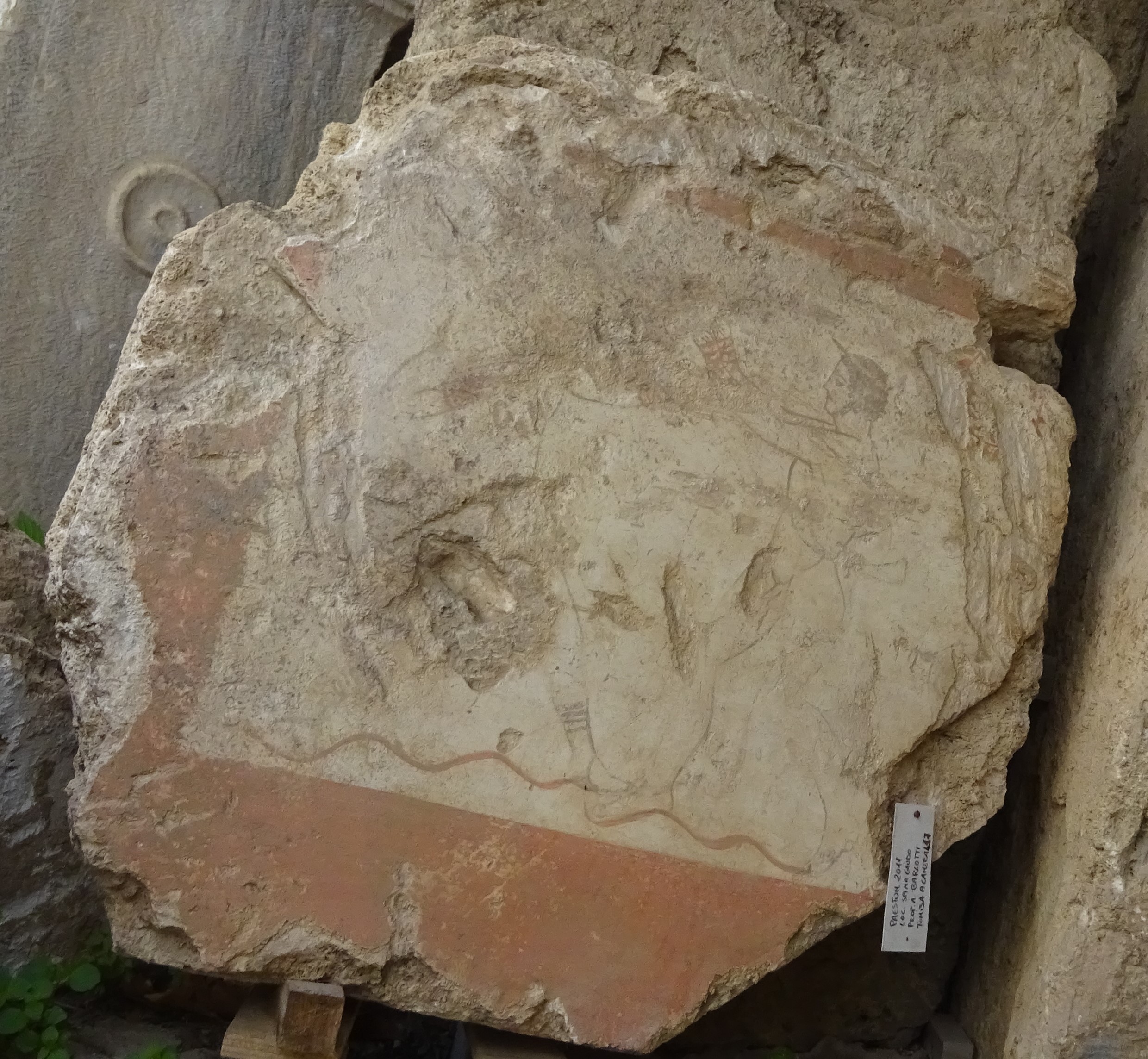 lastra/ di rivestimento, Frammento di parete d'ingresso di tomba a camera dipinta (inizio IV a.C)