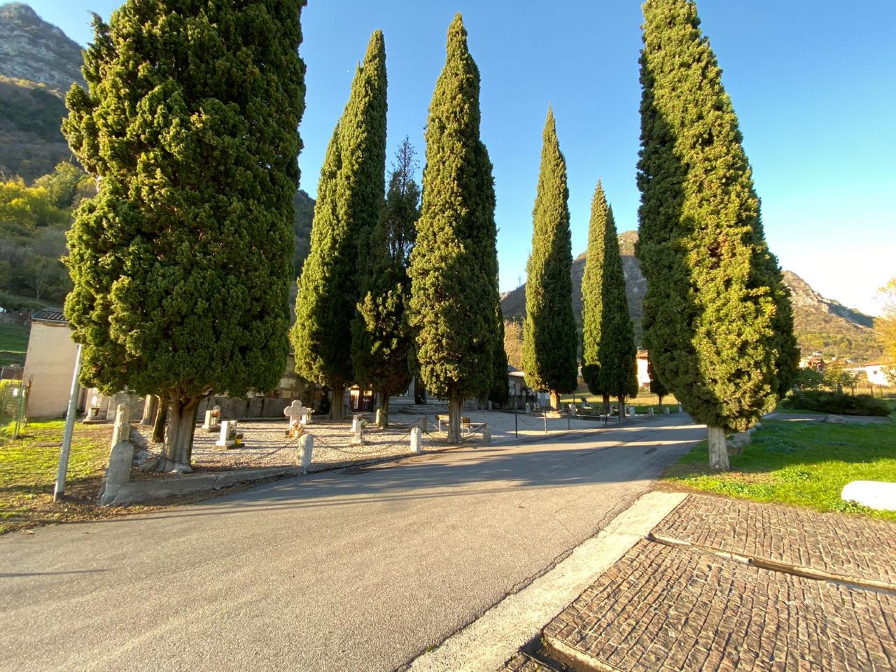Parco/Viale della Rimembranza di Anfo, pubblico/commemorativo/ai caduti/ - periodo tra le due guerre mondiali (XX, XX)