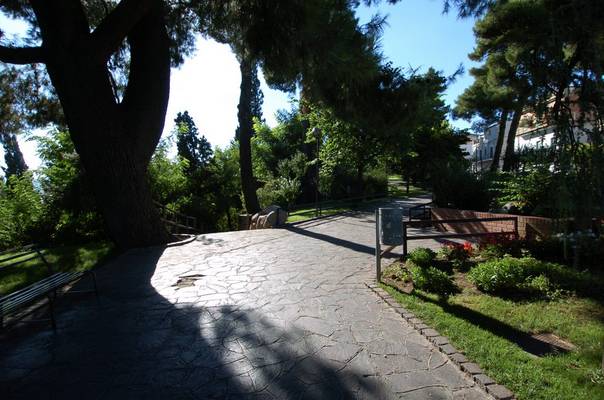 viale, commemorativo / ai caduti della prima guerra mondiale, Viale della Rimembranza di Salandra, Villa comunale di Salandra (XX)