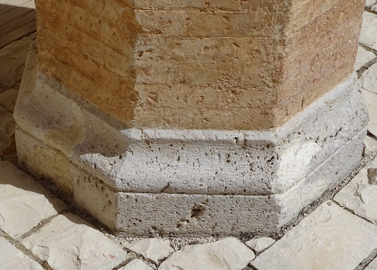 base di pilastro - ambito Italia centrale (sec. XV)