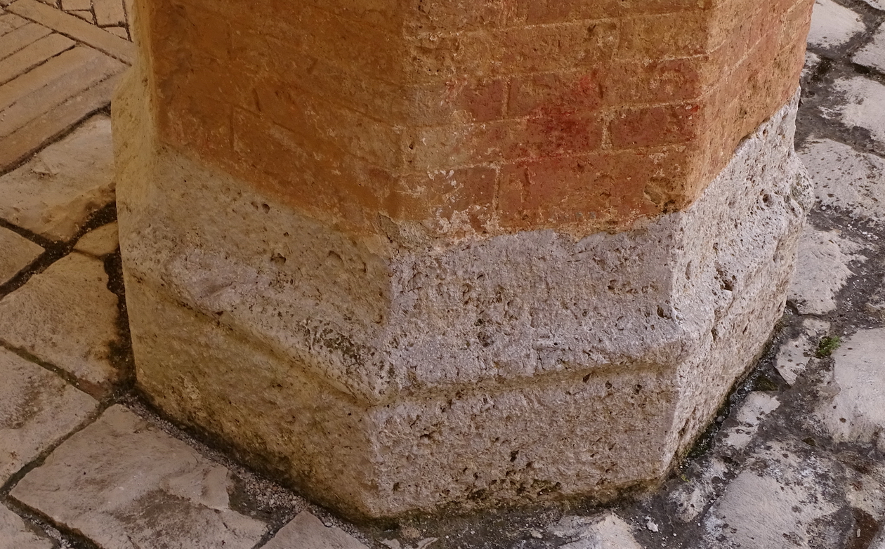 base di pilastro - ambito Italia centrale (sec. XV)
