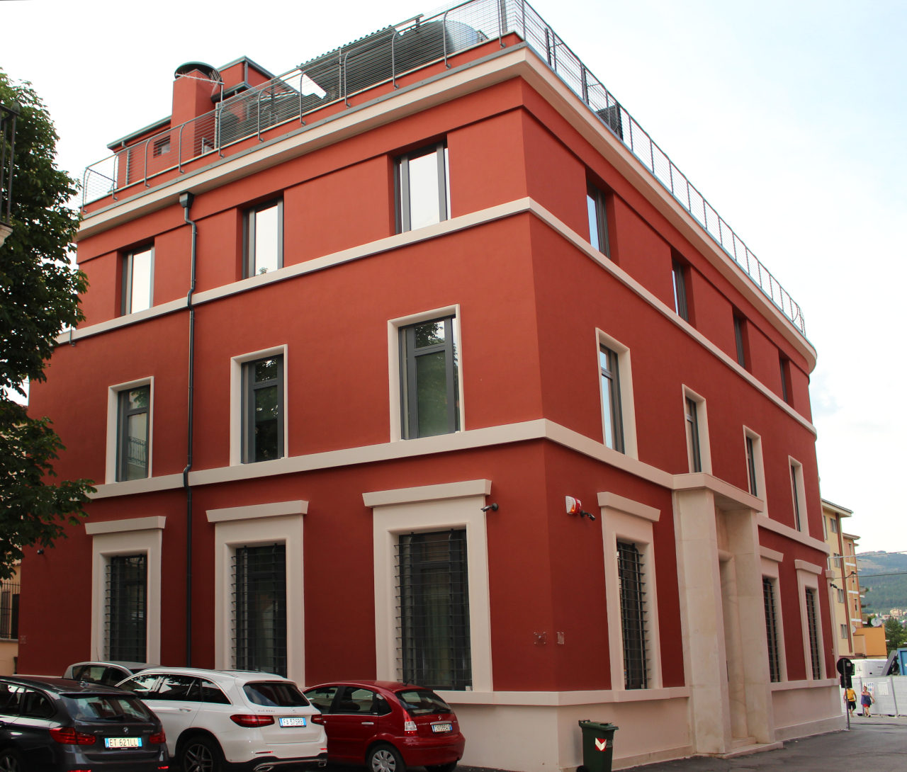 Palazzo dei Combattenti (palazzo, per uffici) - L'Aquila (AQ)  (XX; XX, prima metà)