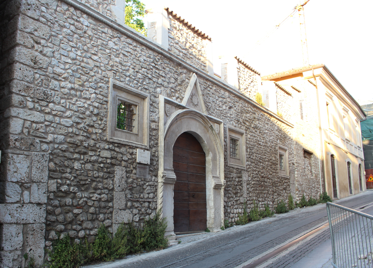 Palazzo Pascali (giardino archeologico) - L'Aquila (AQ)  (XV; 2014/00/00)