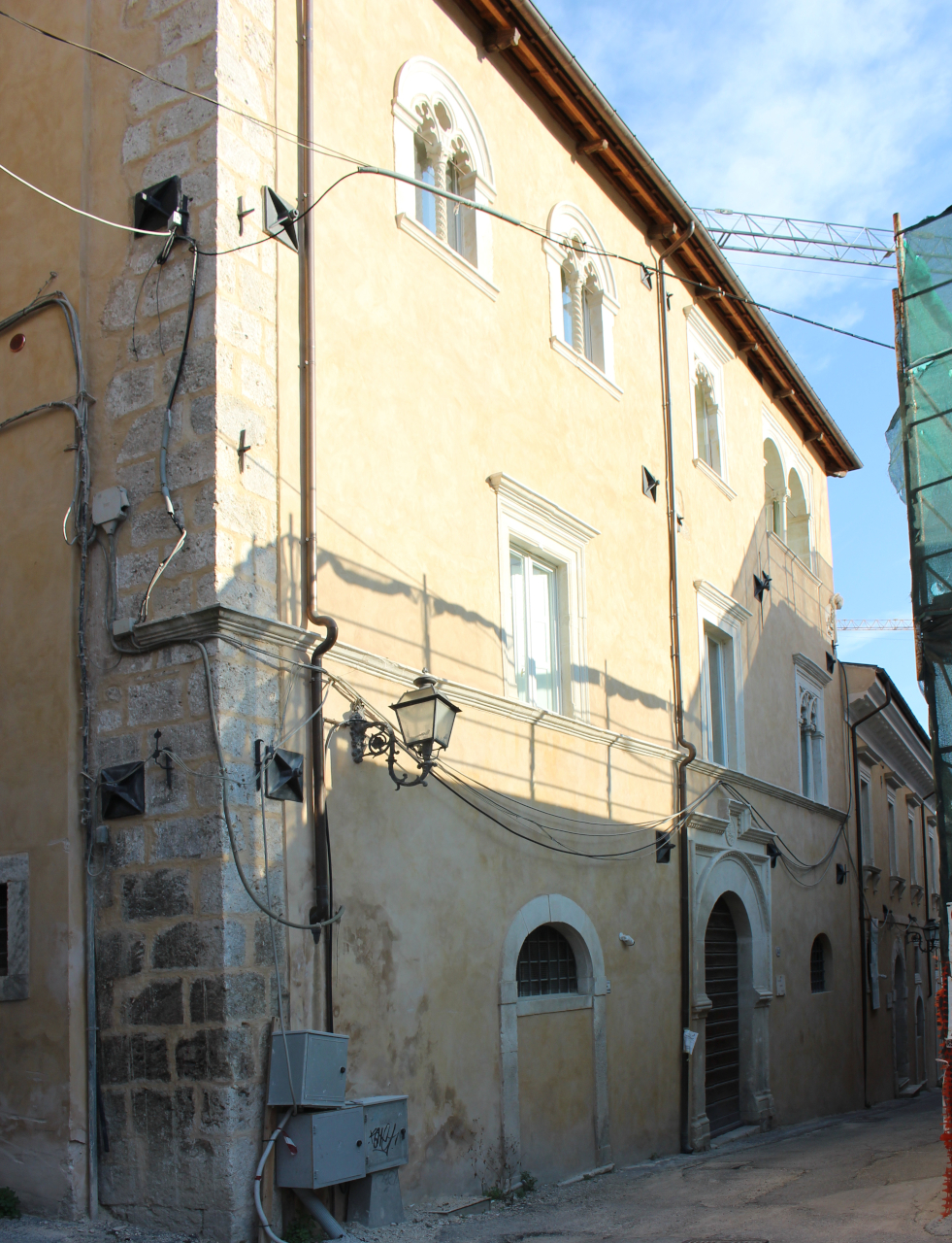Palazzo Alfieri (palazzo, nobiliare) - L'Aquila (AQ)  (XIV; XV, inizio; XV, fine)