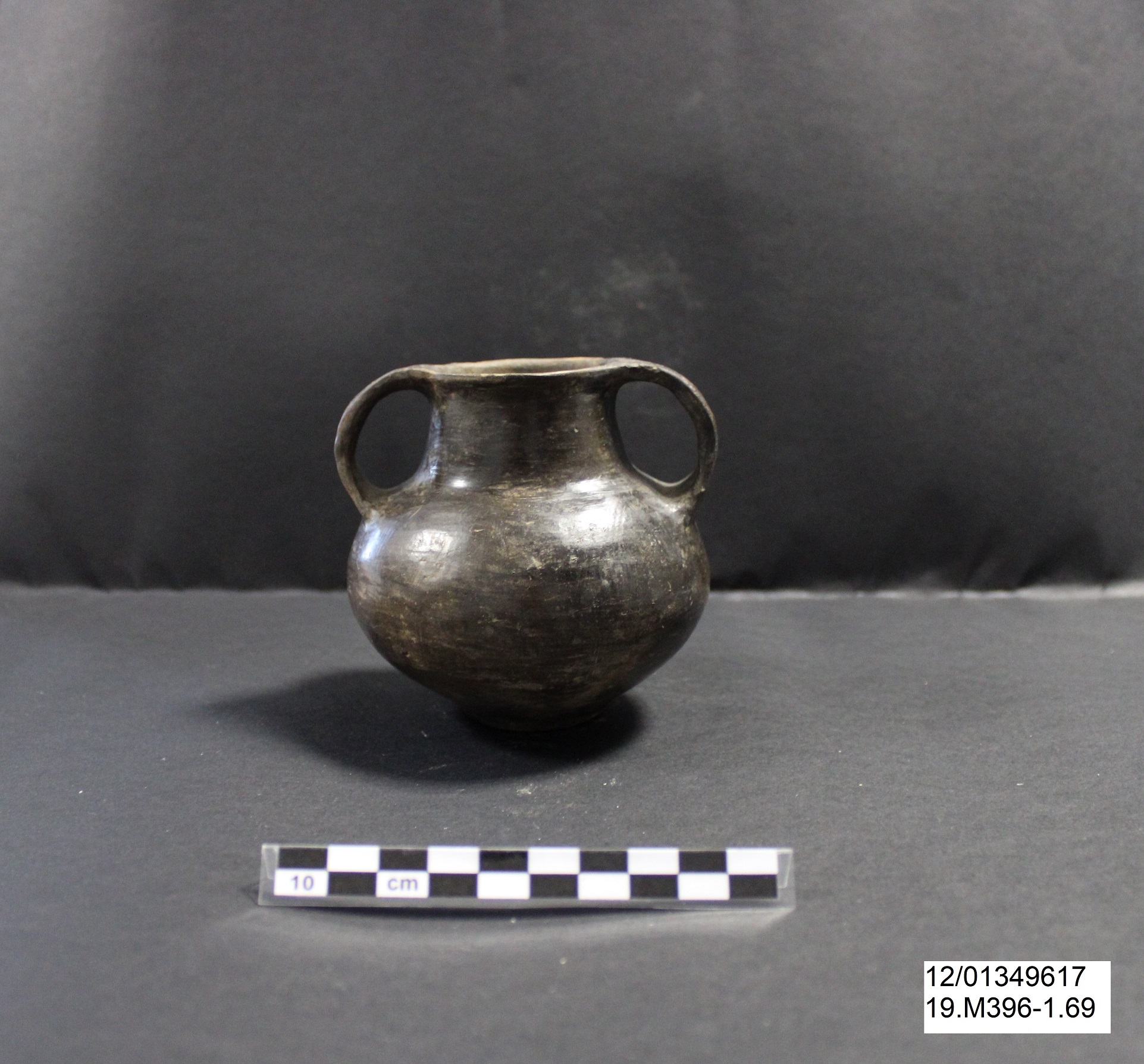 anfora - Ambito laziale (PERIODIZZAZIONI/ Protostoria/ Eta' del Ferro)