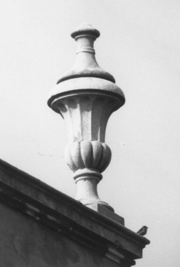 vaso acroteriale - ambito veneto (seconda metà XVIII)