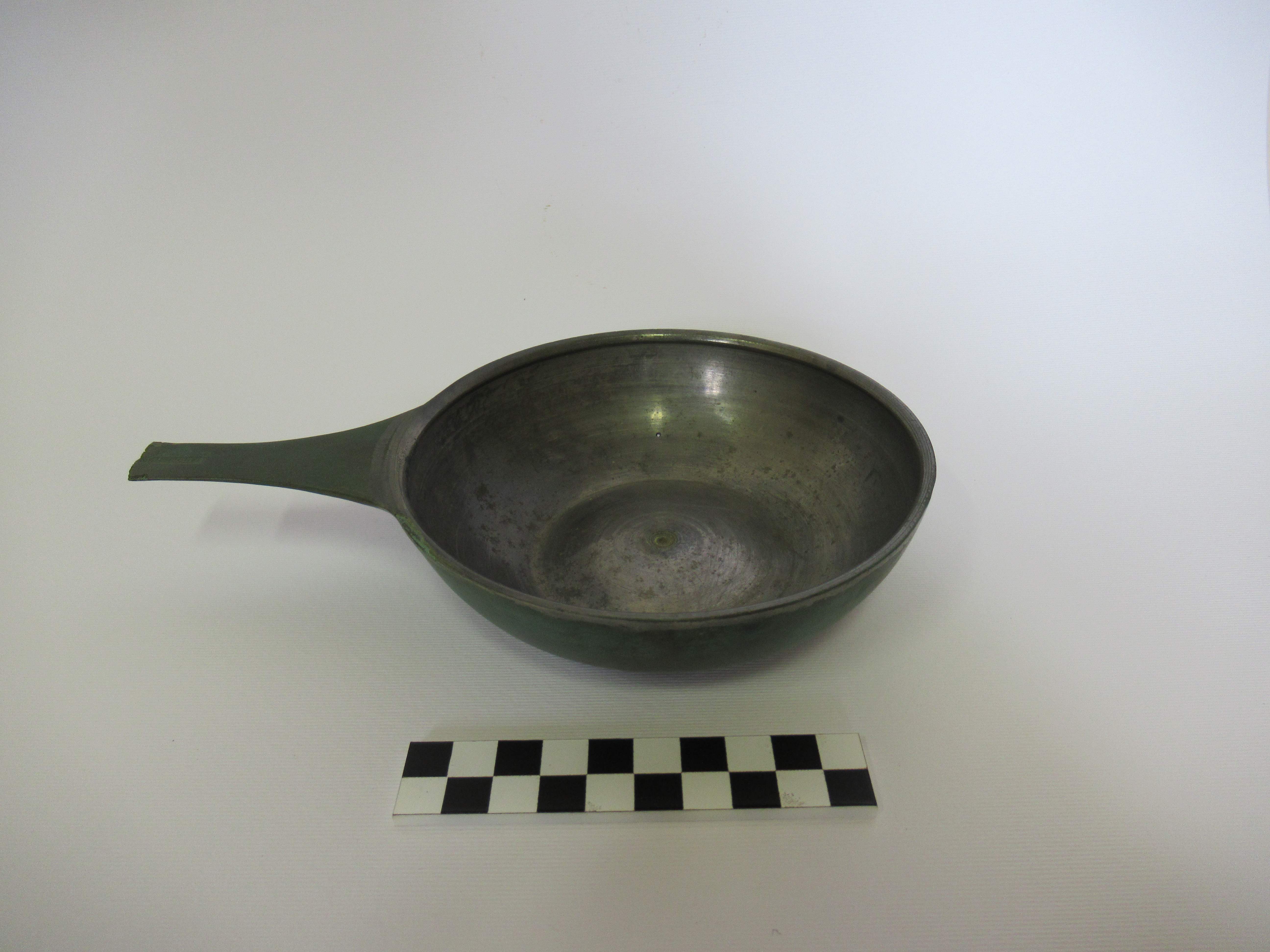 SINGOLO OGGETTO/ casseruola, SECOLI/ II