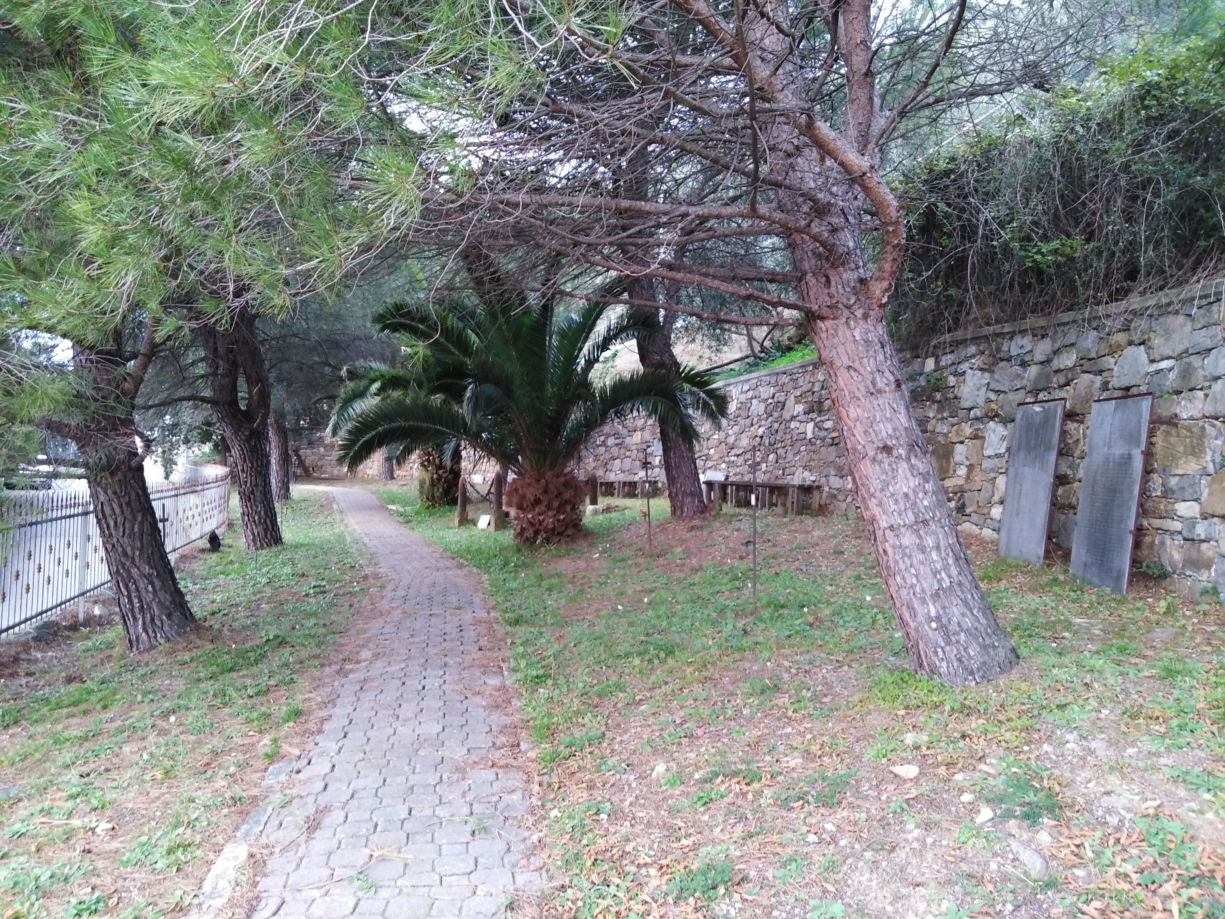 parco, commemorativo/ ai caduti della prima e seconda guerra mondiale, Parco della Rimembranza di Castellaro - ambito locale (XX)