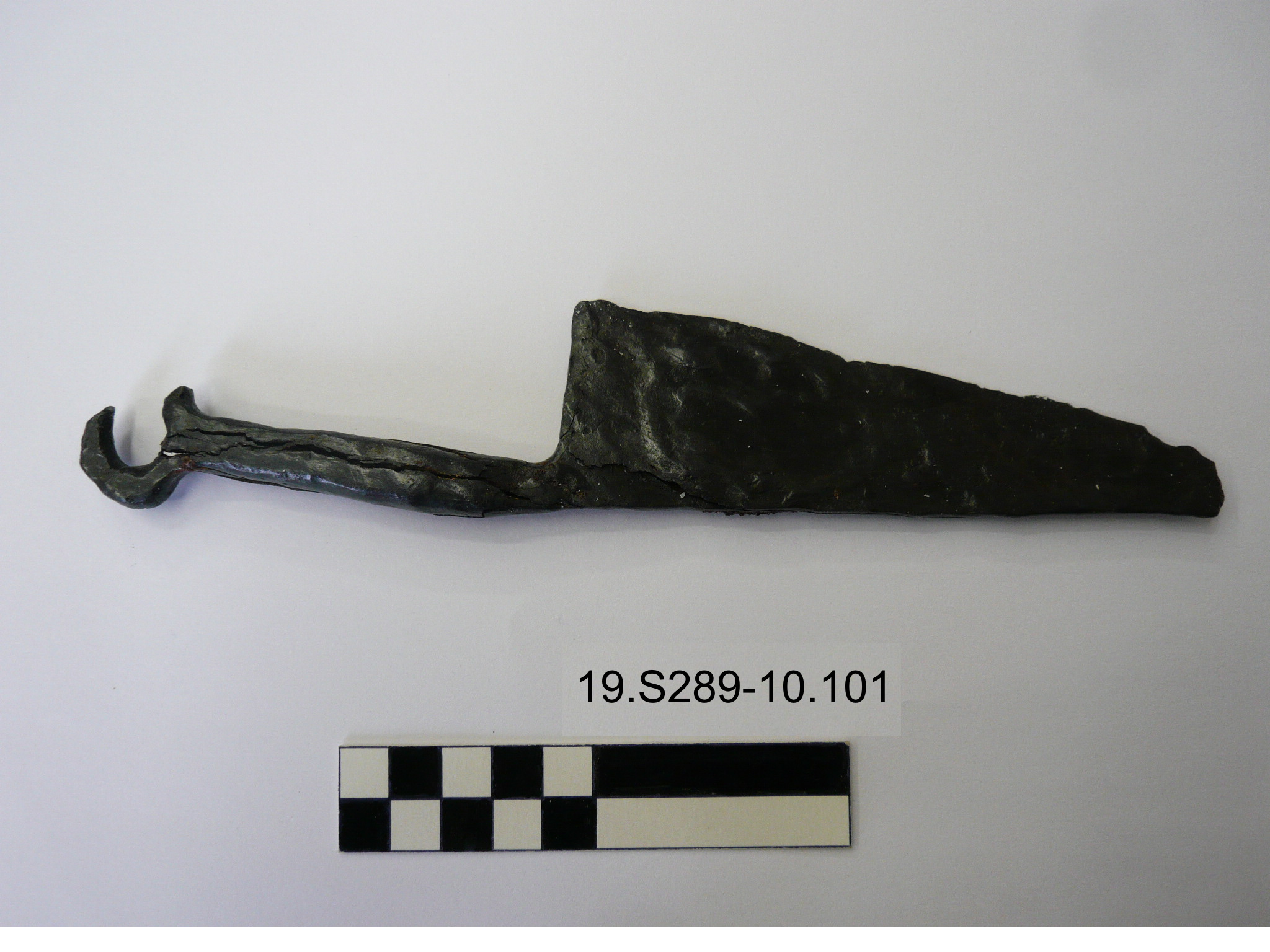 SINGOLO OGGETTO/ coltello, 