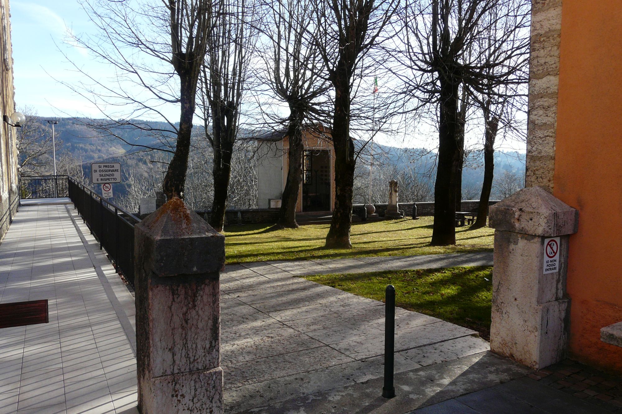 parco, commemorativo/ ai caduti della prima e seconda guerra mondiale, Parco della Rimembranza di Erbezzo (XX)