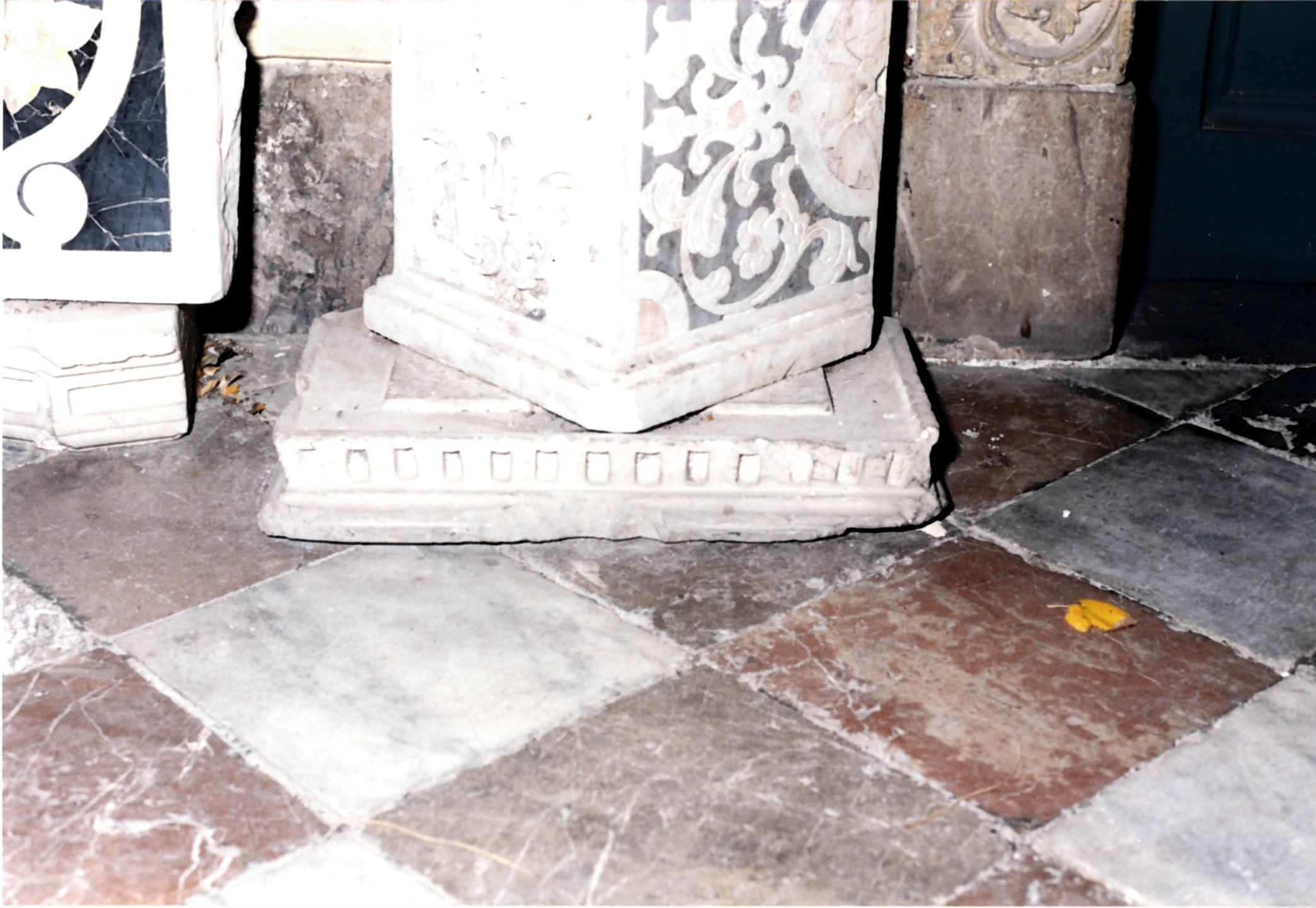 base, elemento d'insieme - ambito messinese (XVI-XVII)