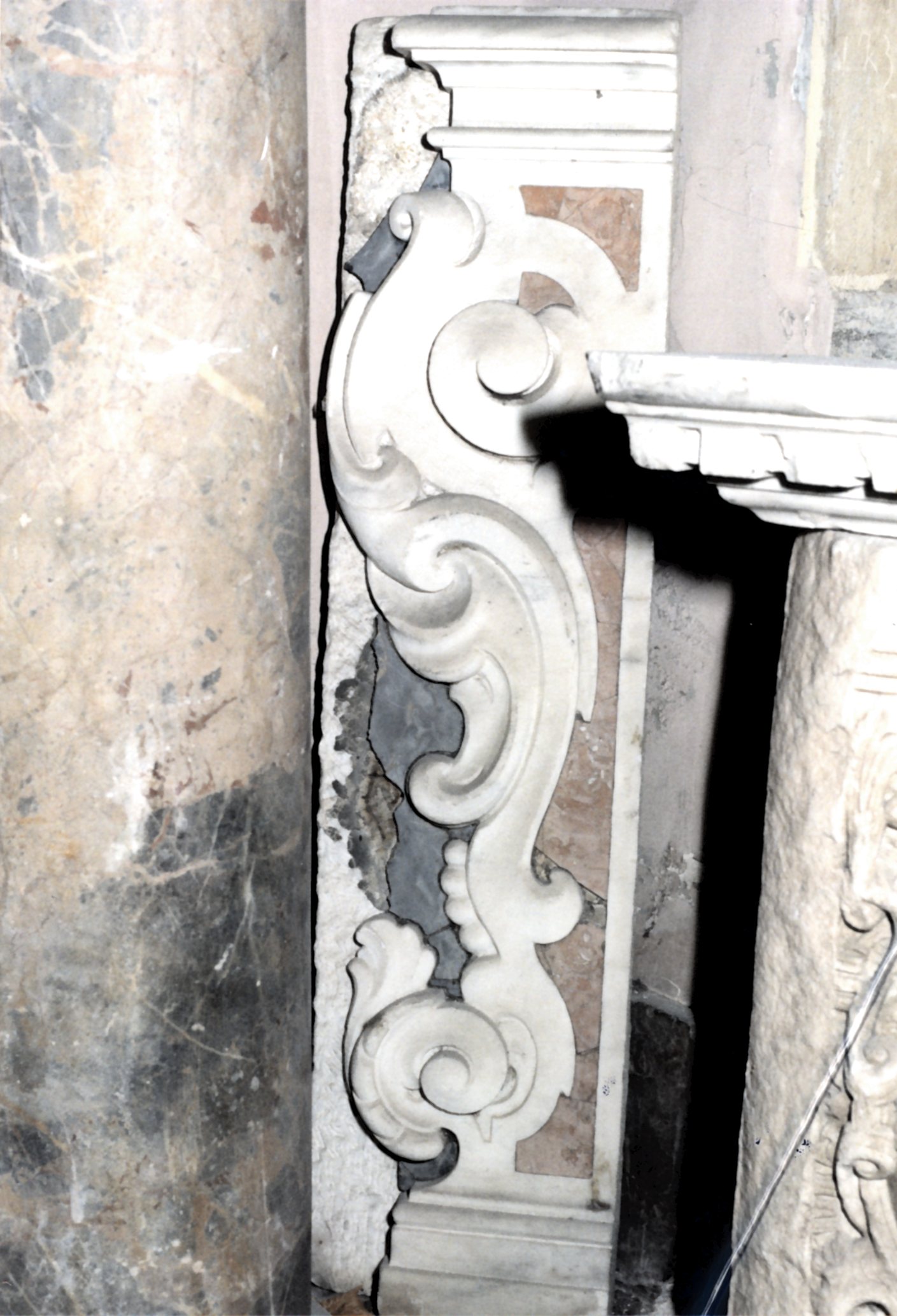 decorazione plastico-architettonica, frammento - ambito messinese (XVIII)