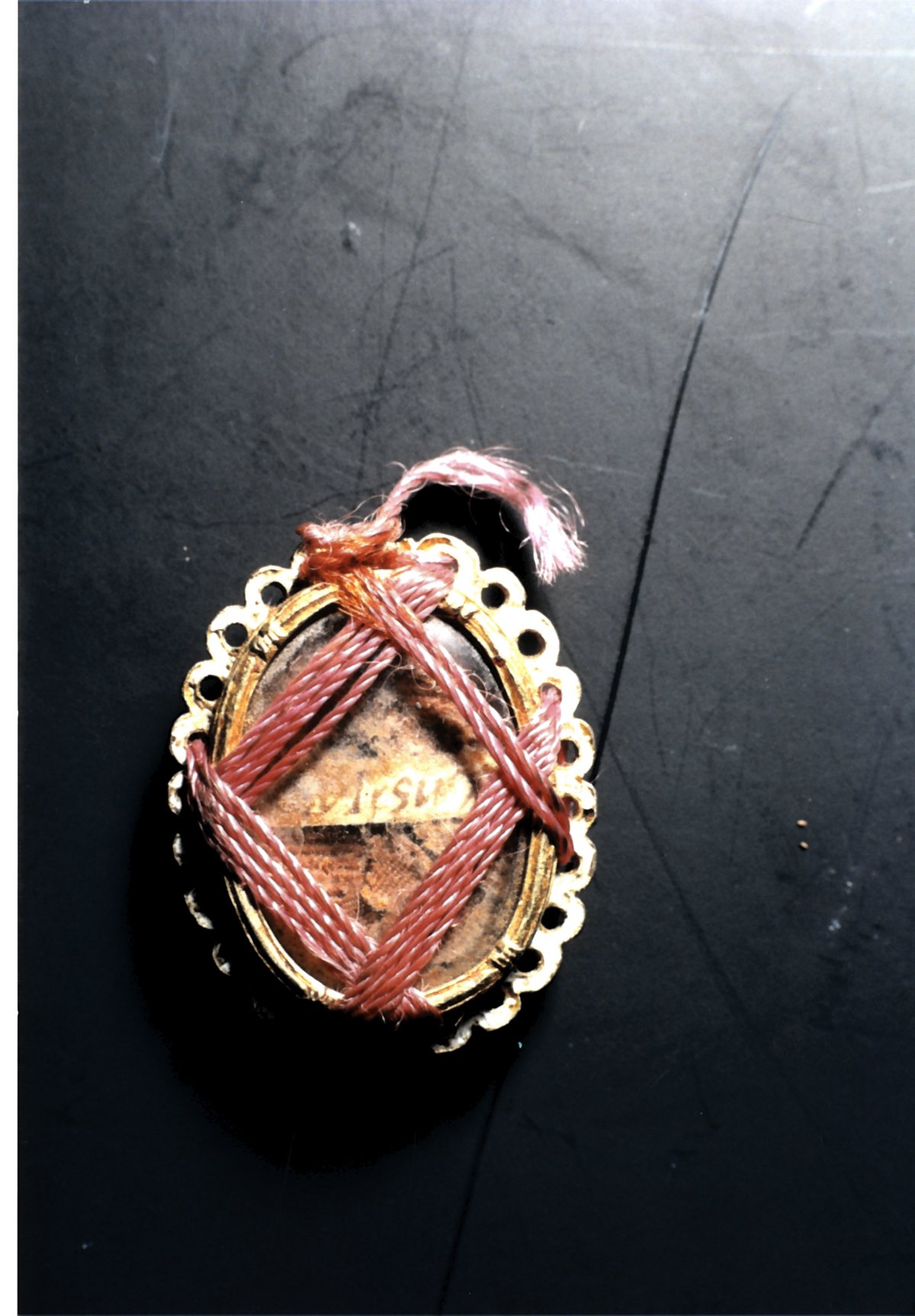 reliquiario a capsula - a medaglione - bottega siciliana (XVI)