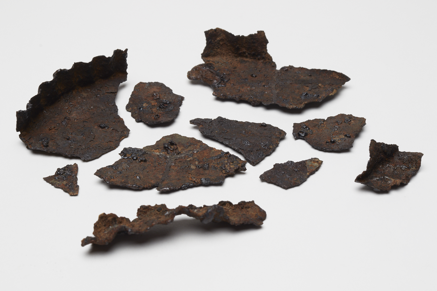 SINGOLO OGGETTO/ piattello, XVI-XVII