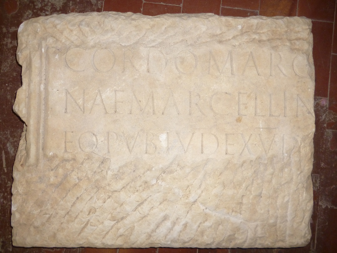 SINGOLO OGGETTO/ stele, I-II sec. d. C