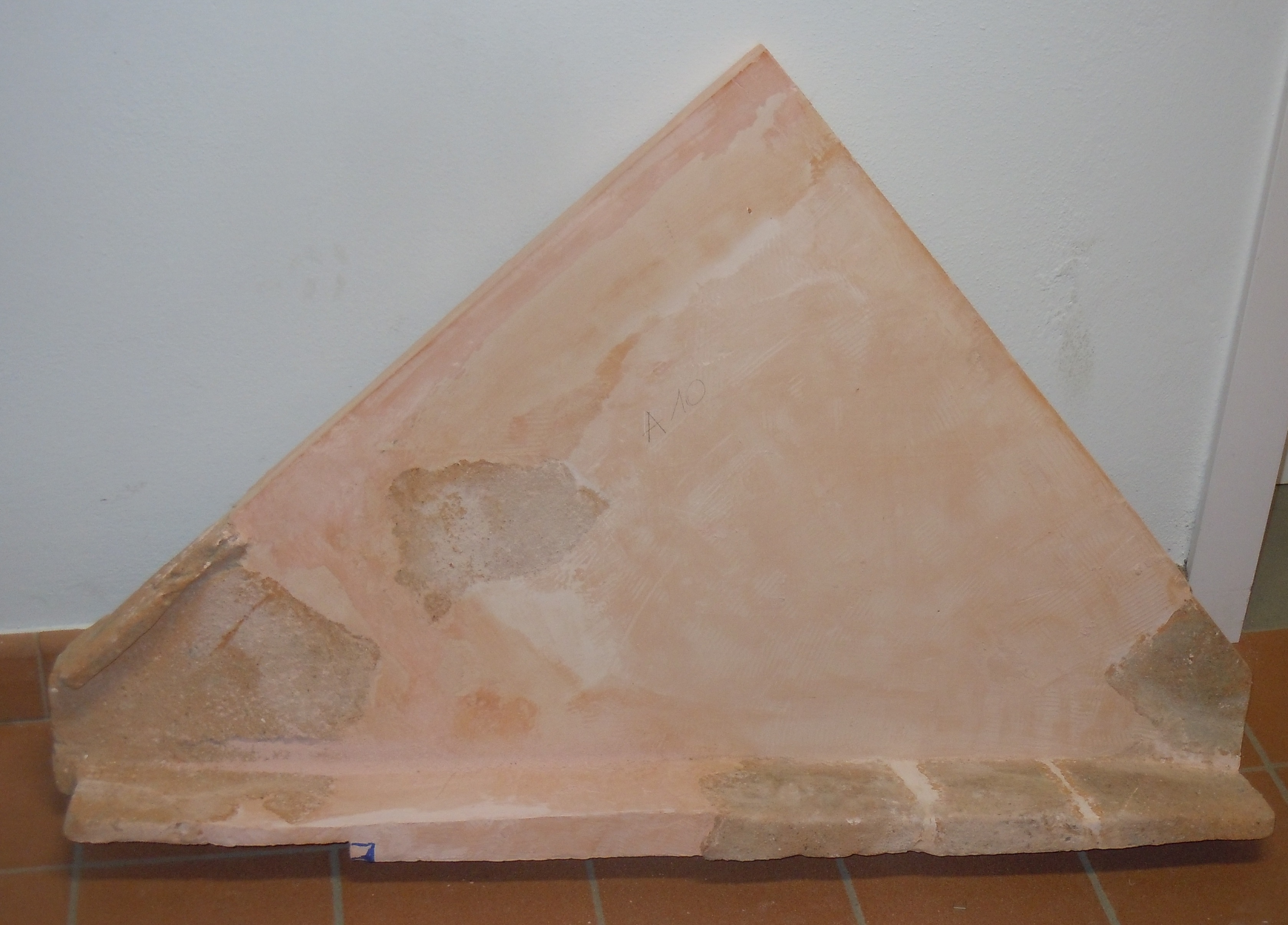 SINGOLO OGGETTO/ tegola, V sec. a. C