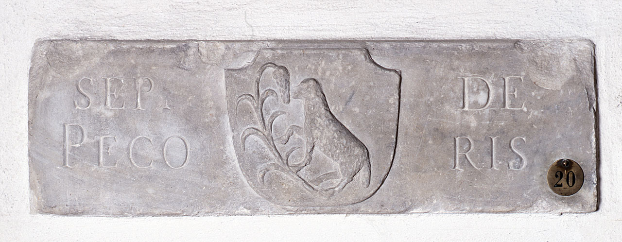 stemma gentilizio della famiglia Pecori (lapide tombale) - manifattura toscana (seconda metà sec. XV)