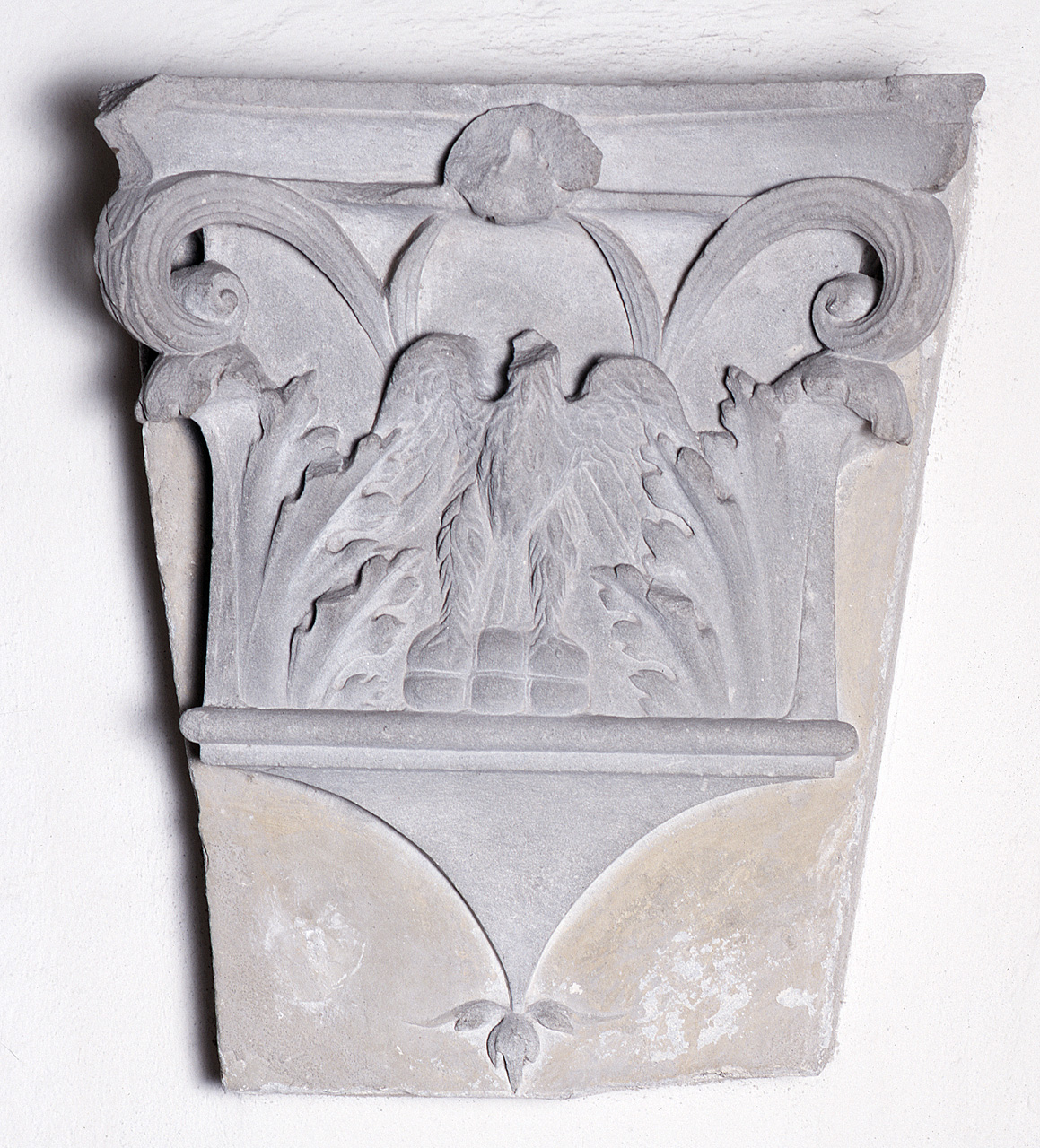 stemma dell'arte di Calimala (peduccio - figurato) - manifattura fiorentina (seconda metà sec. XV)