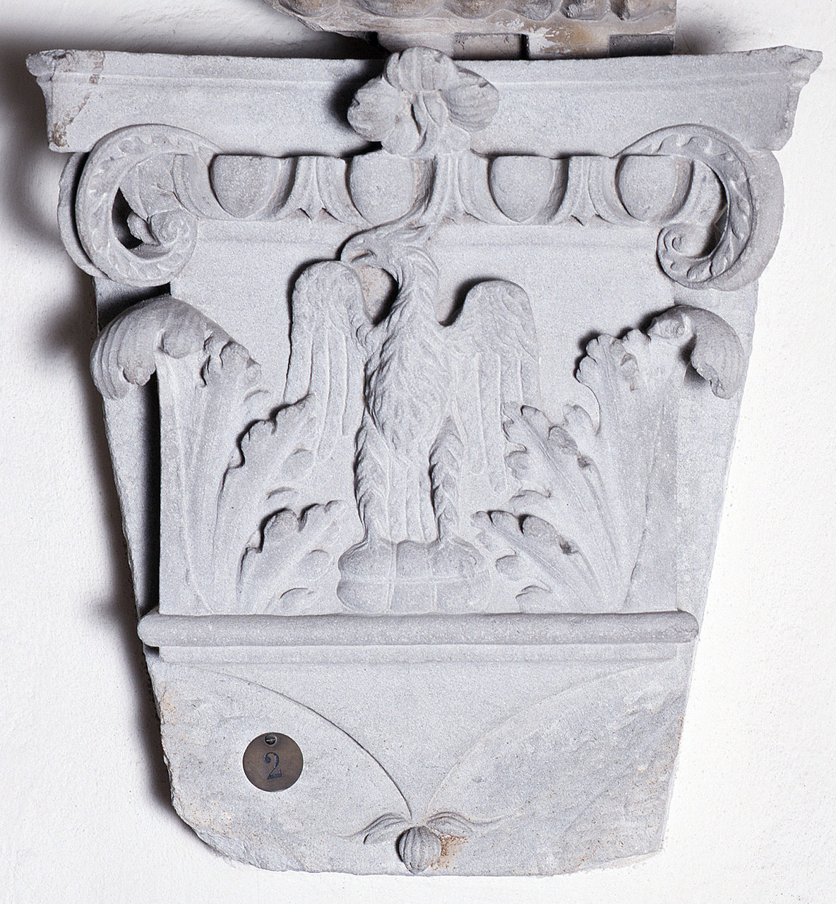 stemma dell'arte di Calimala (peduccio - figurato) - manifattura fiorentina (seconda metà sec. XV)