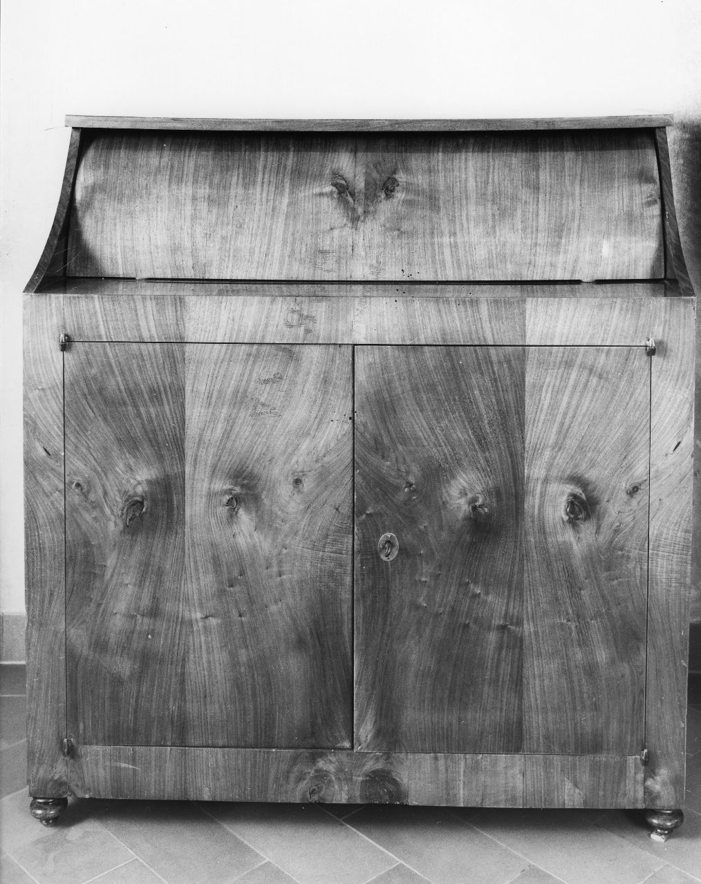 credenzina - manifattura toscana (prima metà sec. XX)