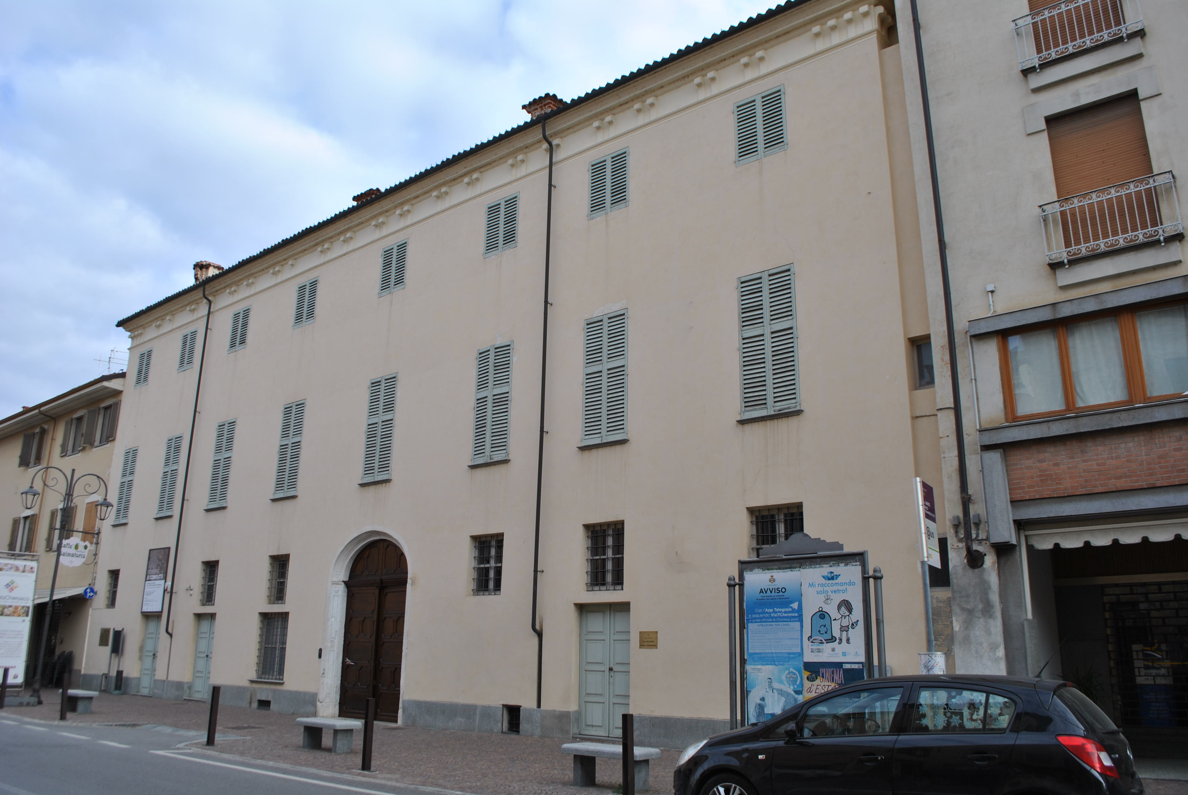Palazzo Salmatoris (palazzo) - Cherasco (CN)  (XVII)