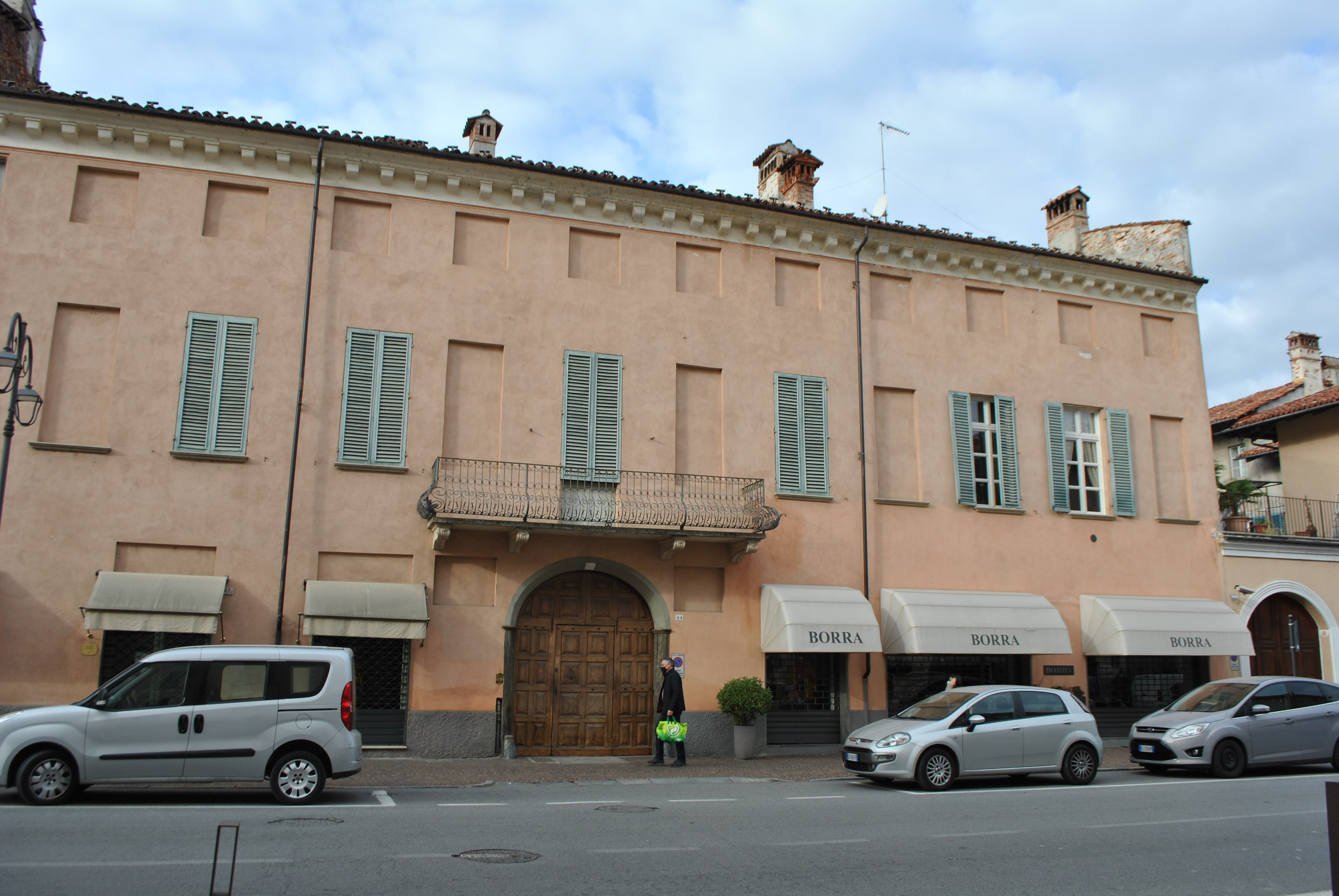 Palazzo Saint Amour De Chanaz (palazzo) - Cherasco (CN)  (XVII)