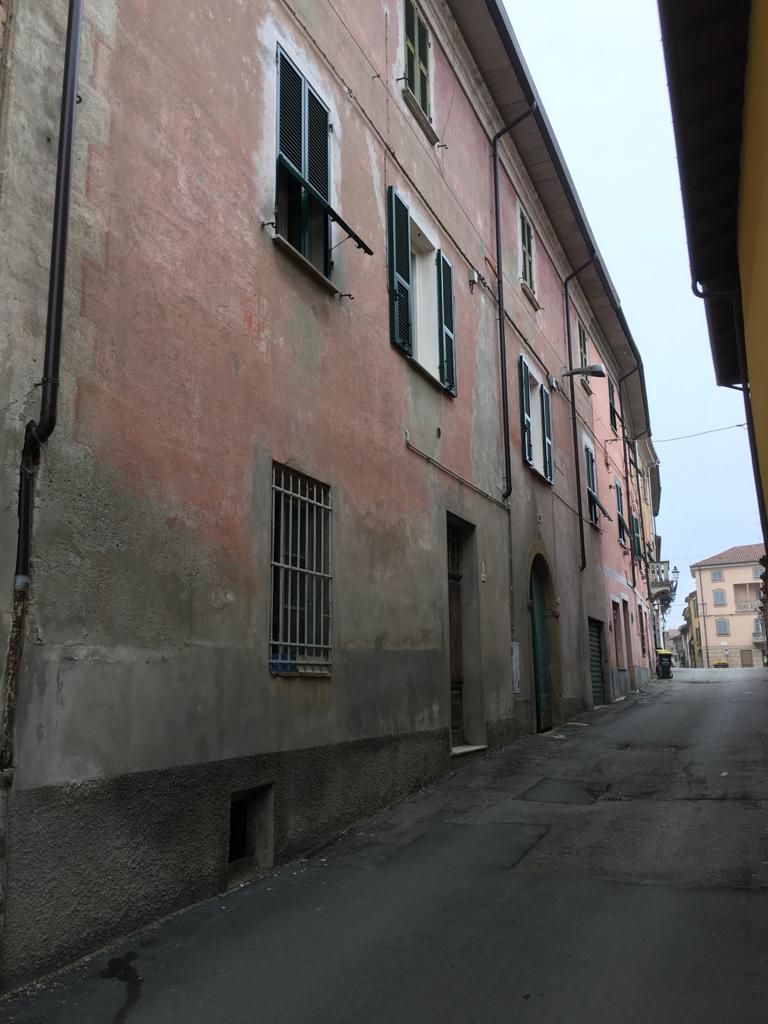 casa (detta già Palazzo) (casa, privata) - Capriata d'Orba (AL)  (XVIII)