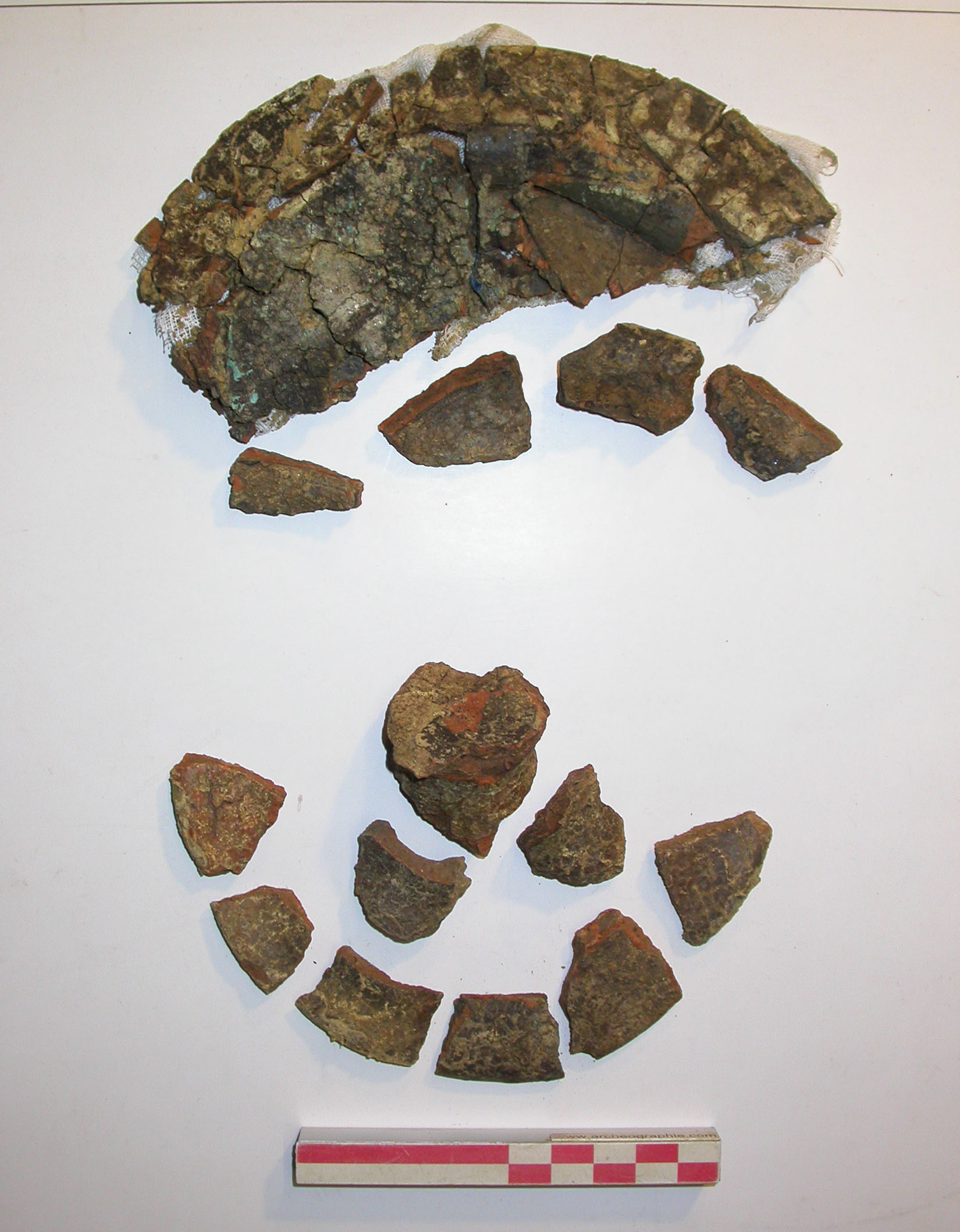 SINGOLO OGGETTO/ piatto, PERIODIZZAZIONI/ Protostoria/ Eta' del Ferro/ Prima eta' del Ferro