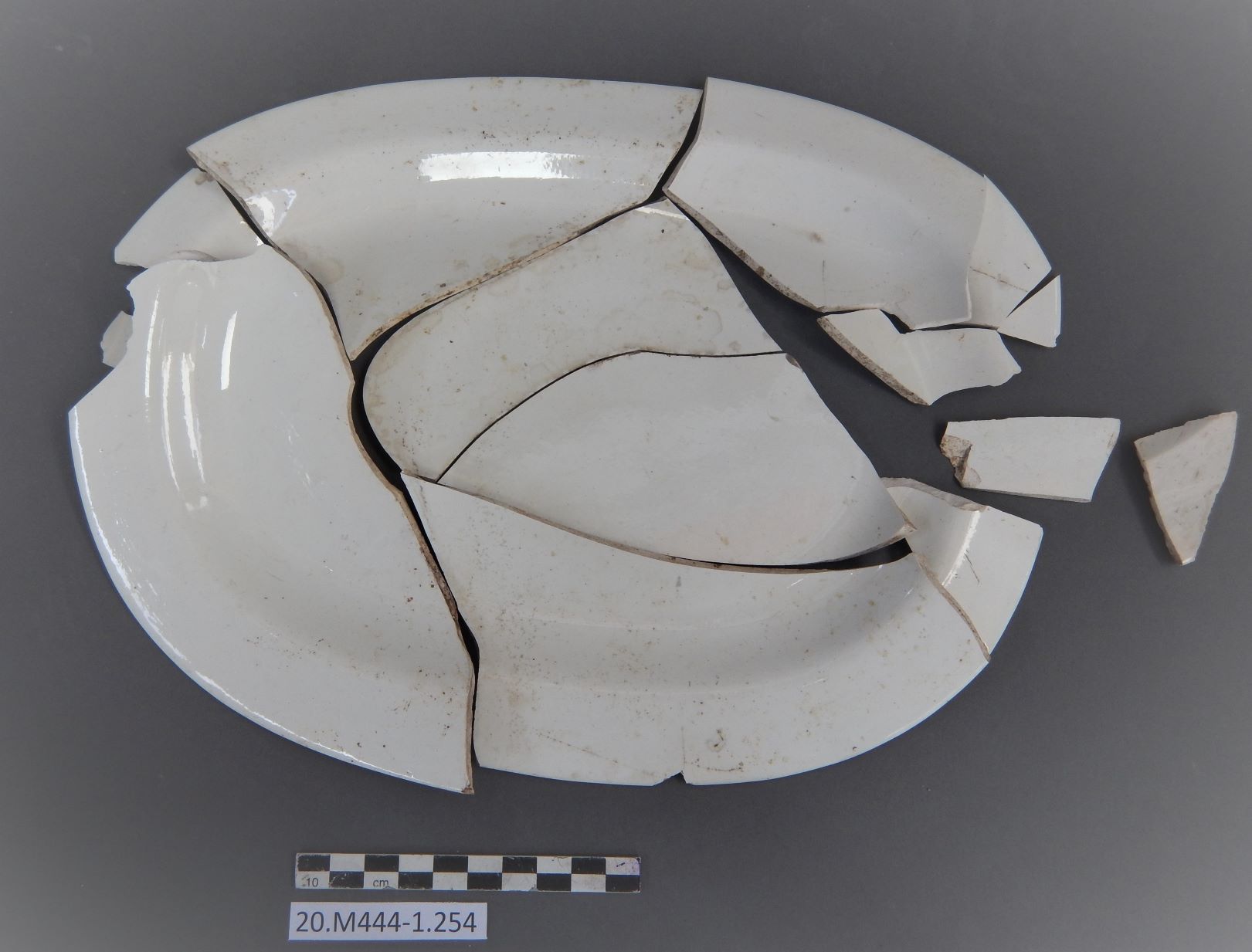 SINGOLO OGGETTO/ piatto, SECOLI/ XIX