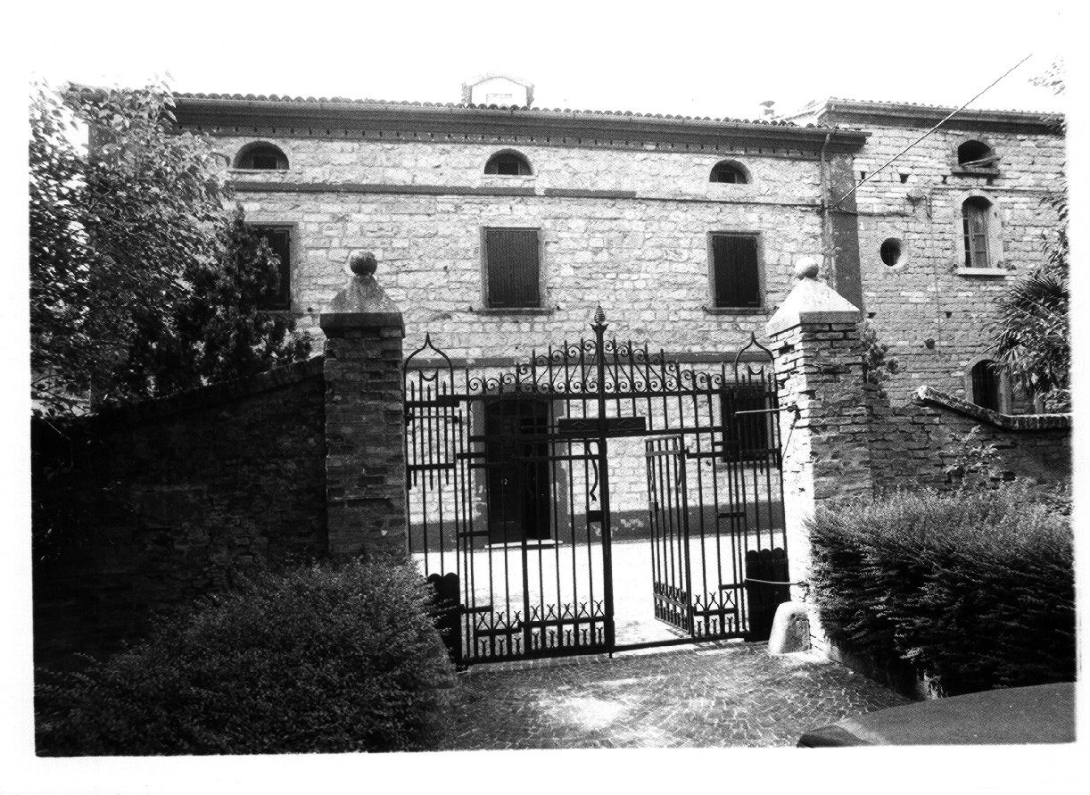 Ex Fattoria dei Conti Della Porta (fattoria, edificio di servizio annesso alla residenza) - Frontone (PU) 