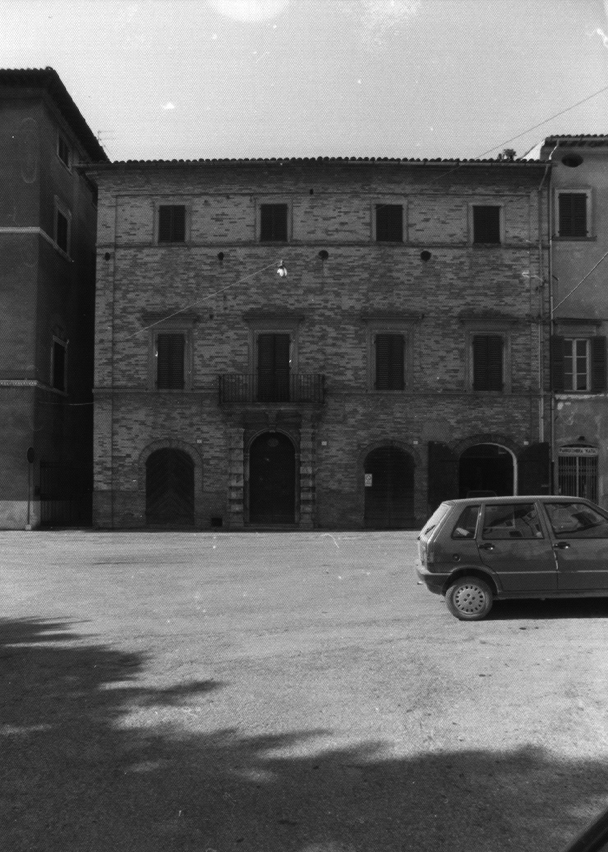 Palazzo Bruschi (palazzo, gentilizio) - Pergola (PU) 