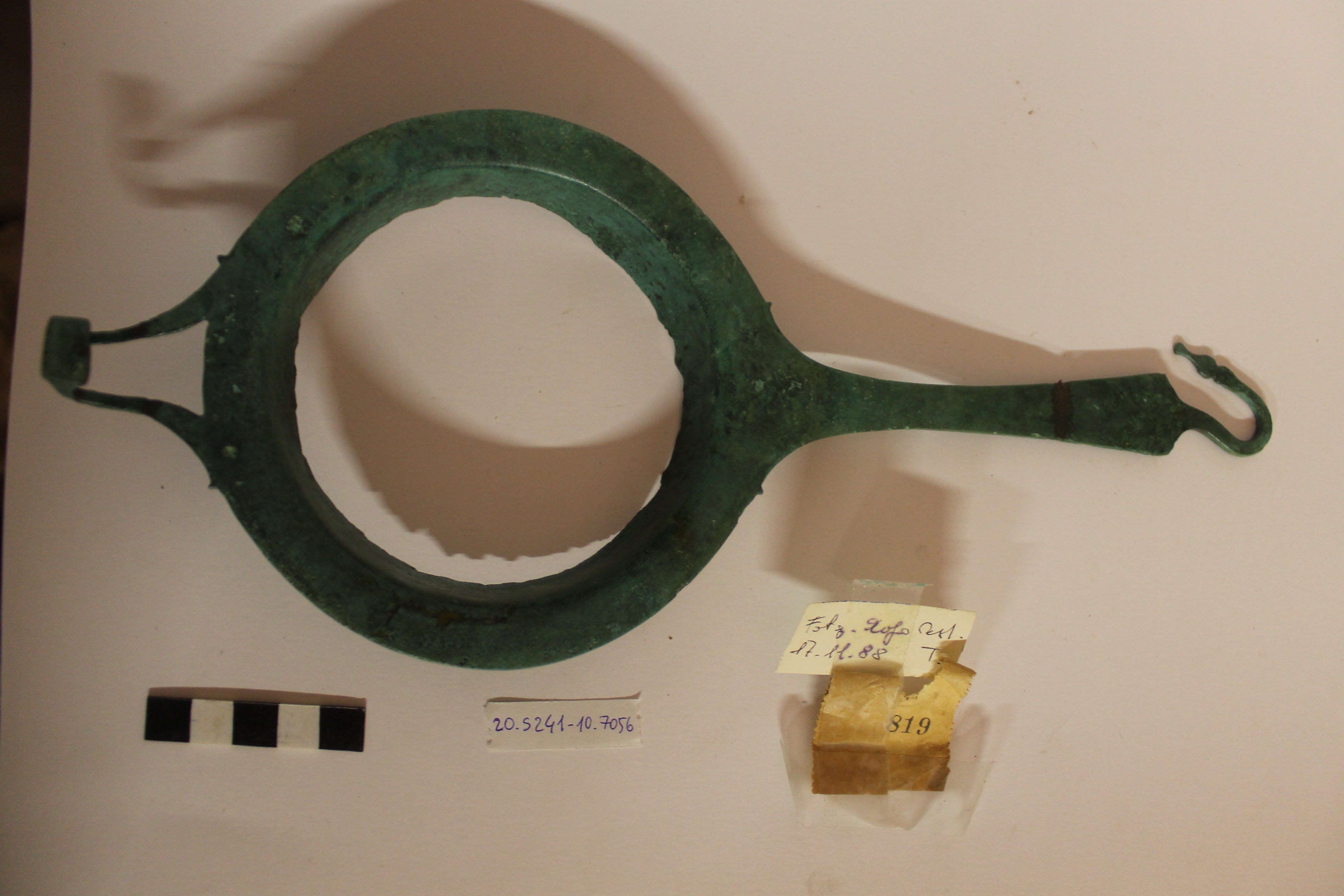 SINGOLO OGGETTO/ colino, SECOLI/ V a.C