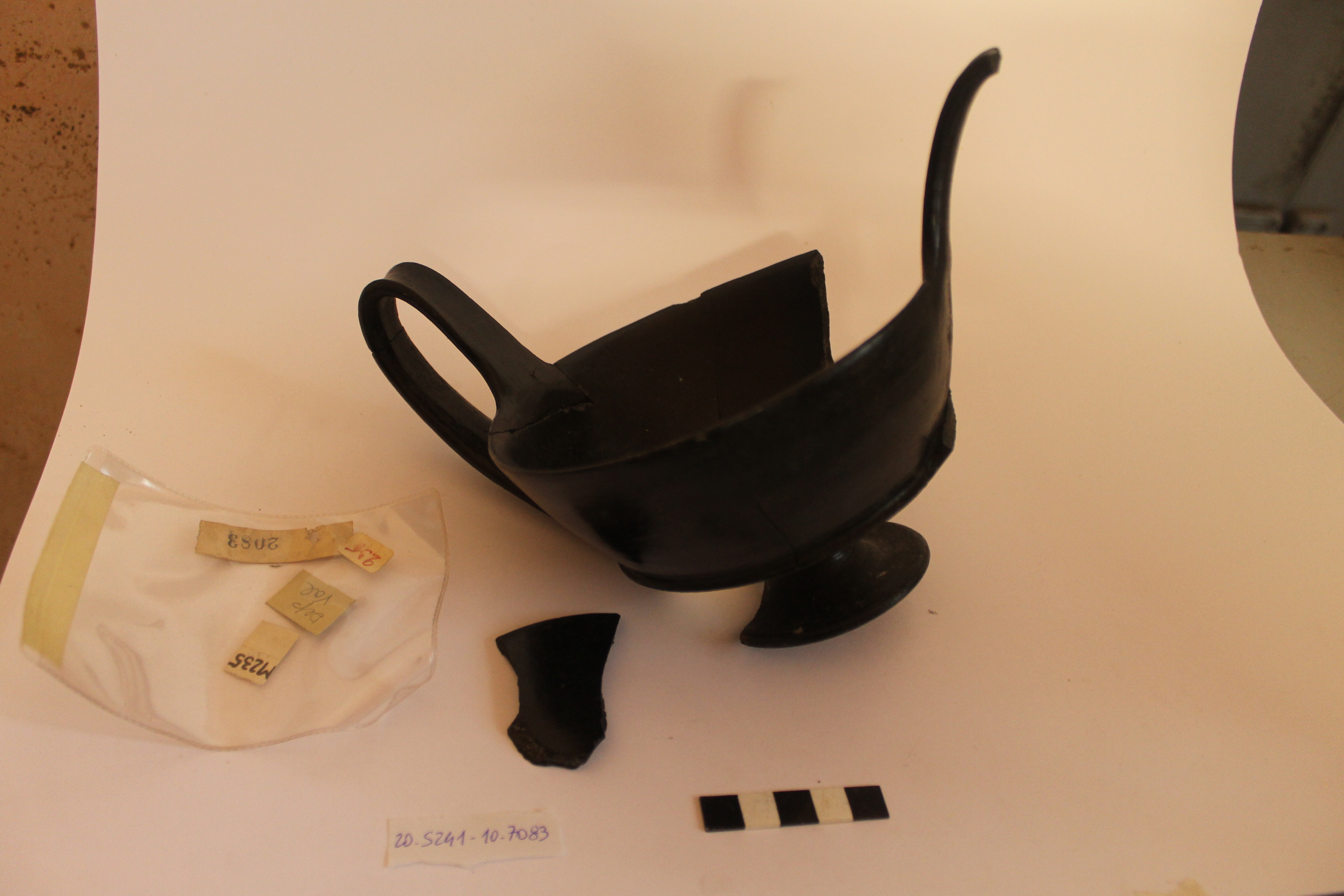 SINGOLO OGGETTO/ kantharos, SECOLI/ VI a.C