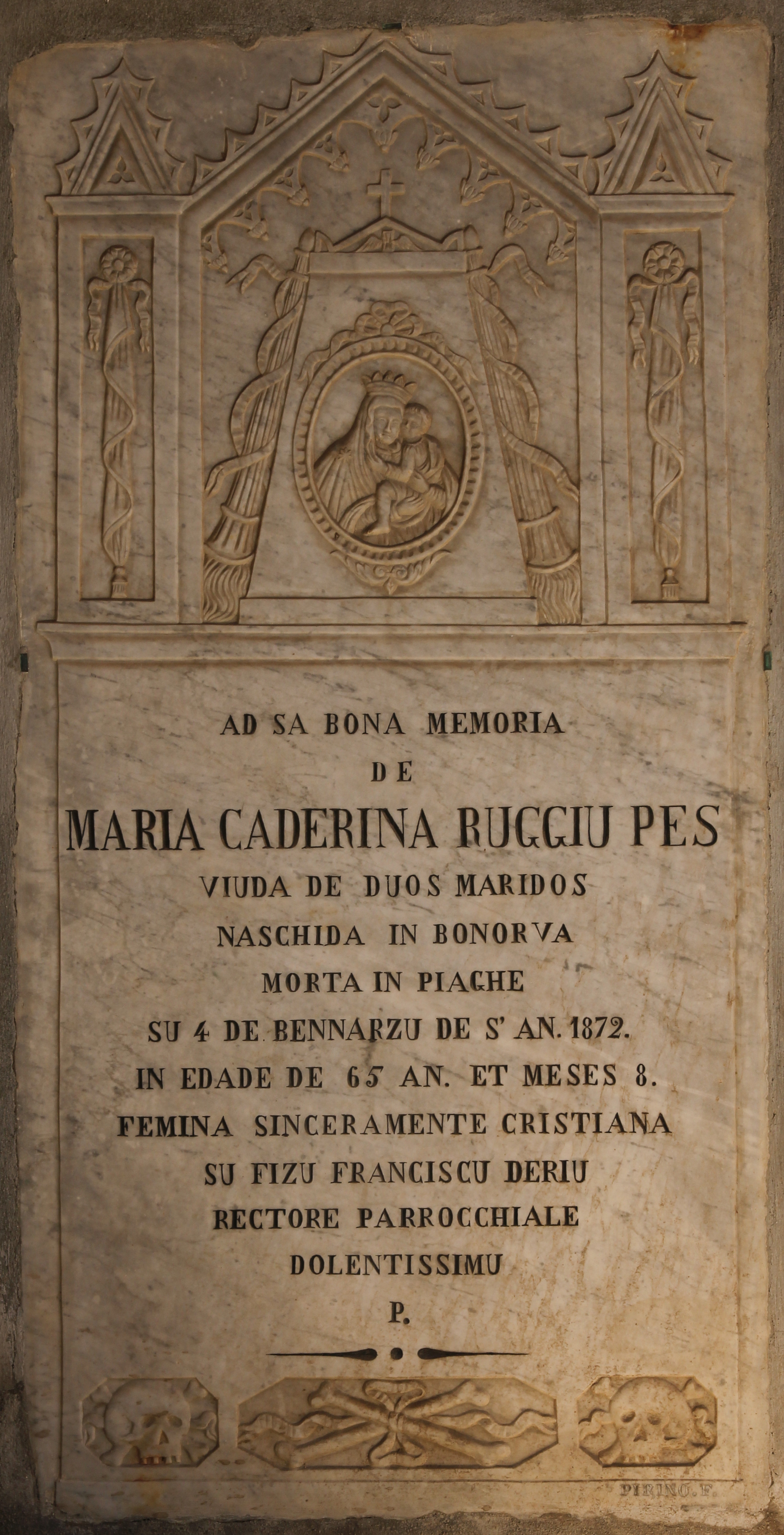 Madonna col Bambino (lapide tombale, opera isolata) di Pirino F (terzo quarto XIX)