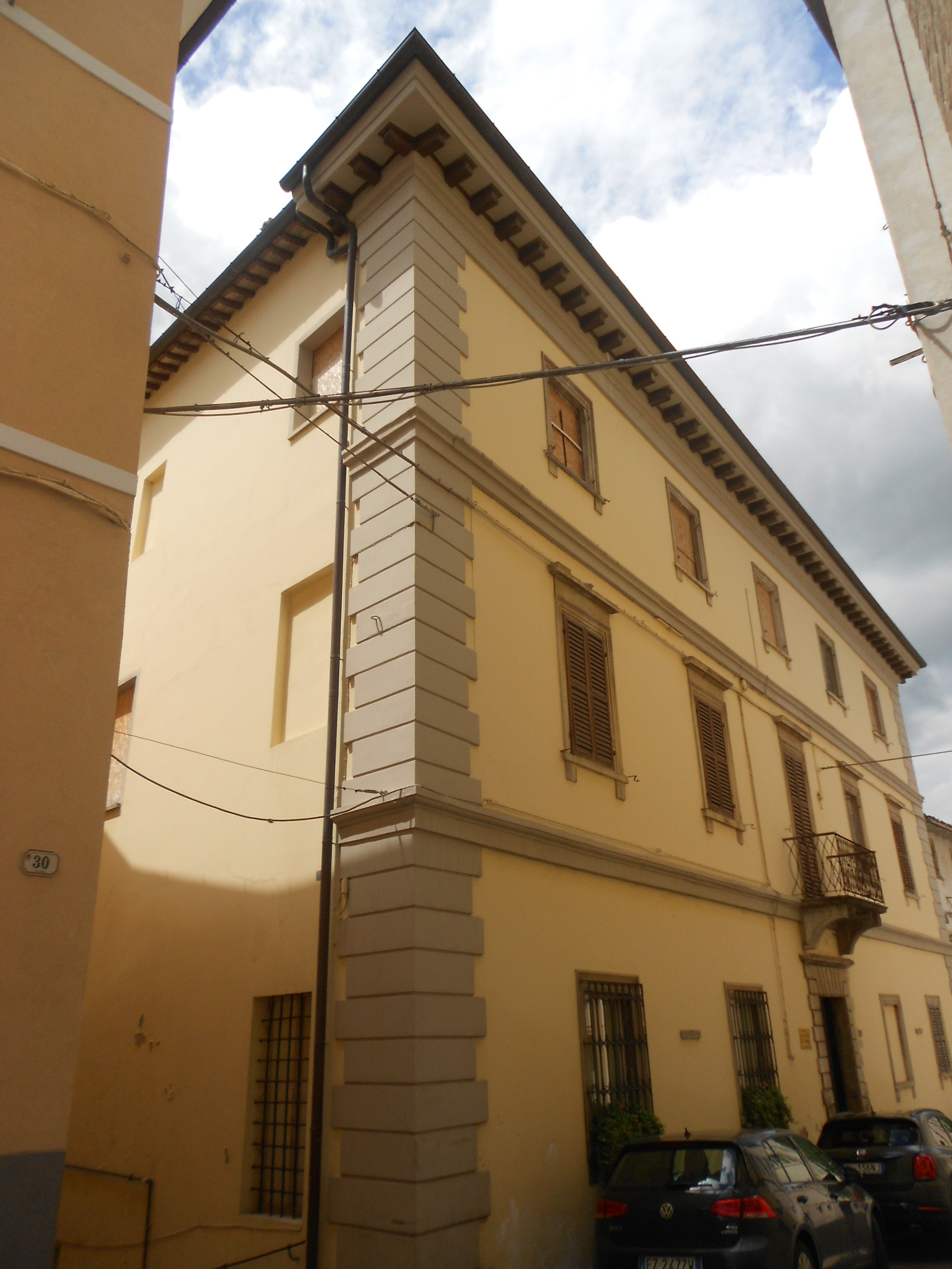 Palazzo Tamburini (palazzo, gentilizio) - Fossombrone (PU)  (XVI)
