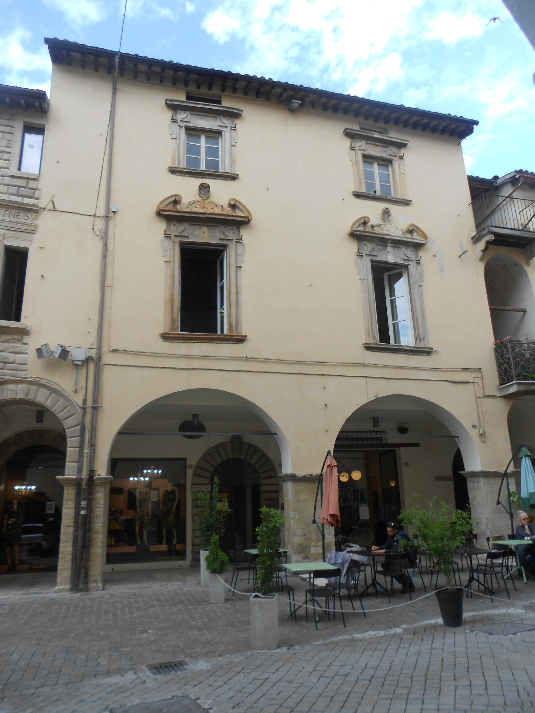 Palazzo cinquecentesco (palazzo, gentilizio) - Fossombrone (PU)  (XVI)