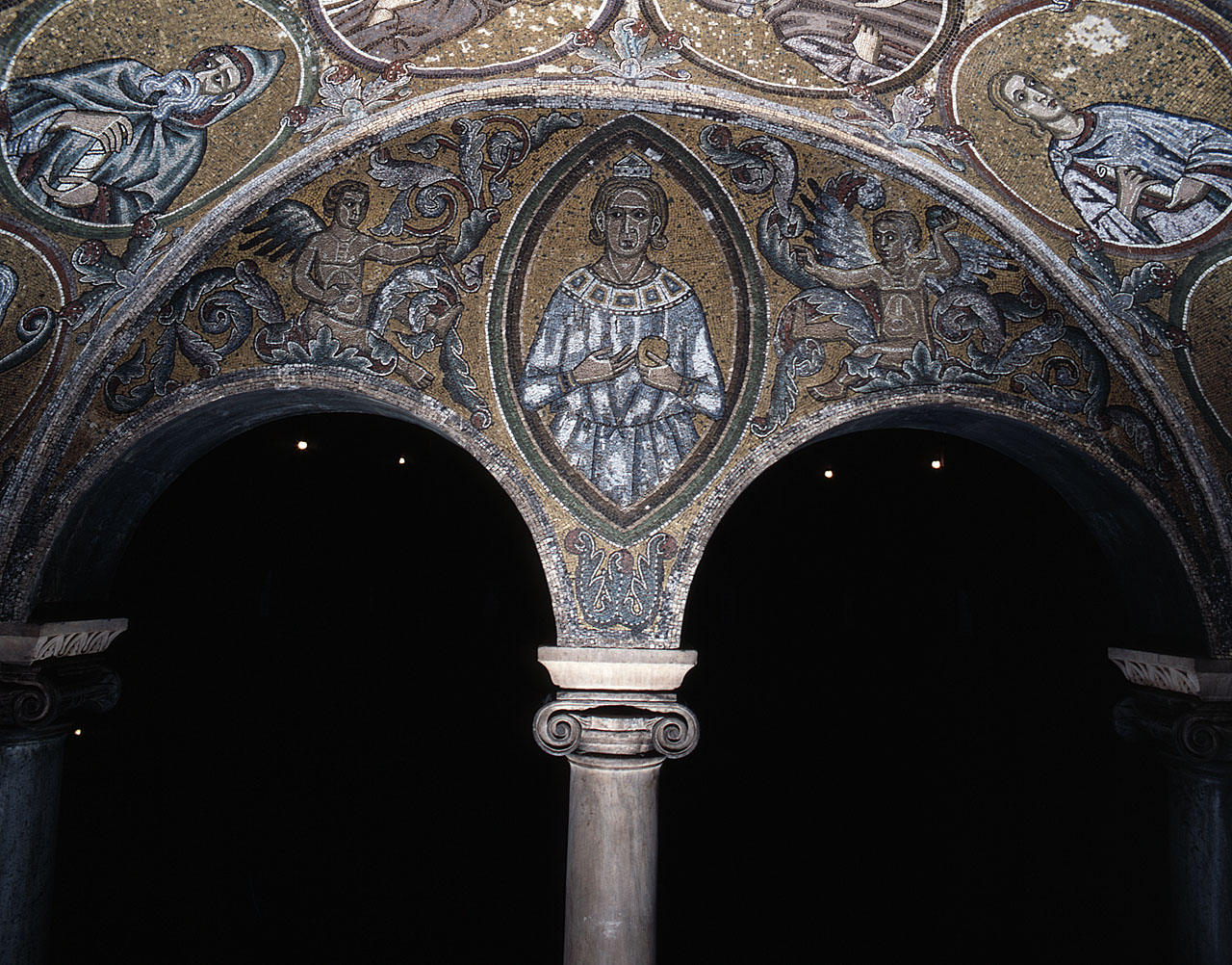 busto di imperatore e putti (decorazione musiva) - bottega fiorentina (sec. XIV)