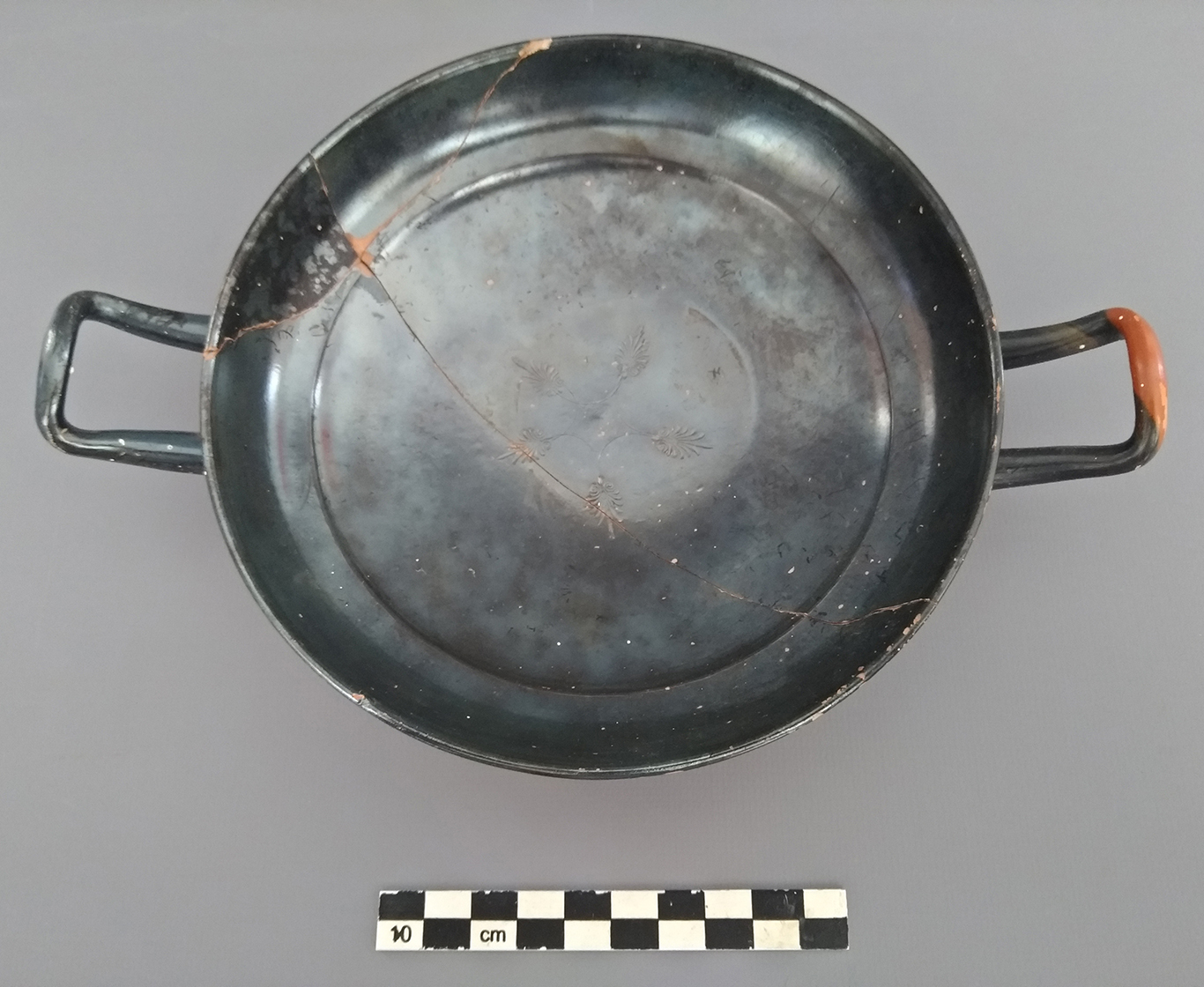 SINGOLO OGGETTO/ kylix, SECOLI/ IV a.C
