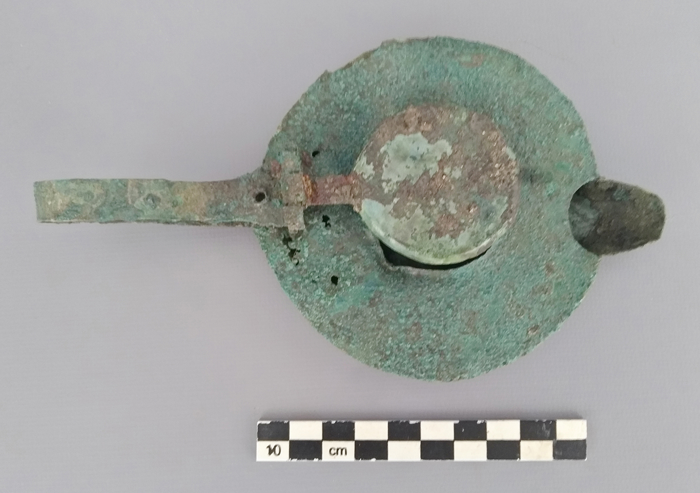 SINGOLO OGGETTO/ lucerna, SECOLI/ IV a.C