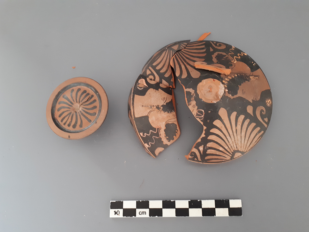 SINGOLO OGGETTO/ coperchio, SECOLI/ IV a.C