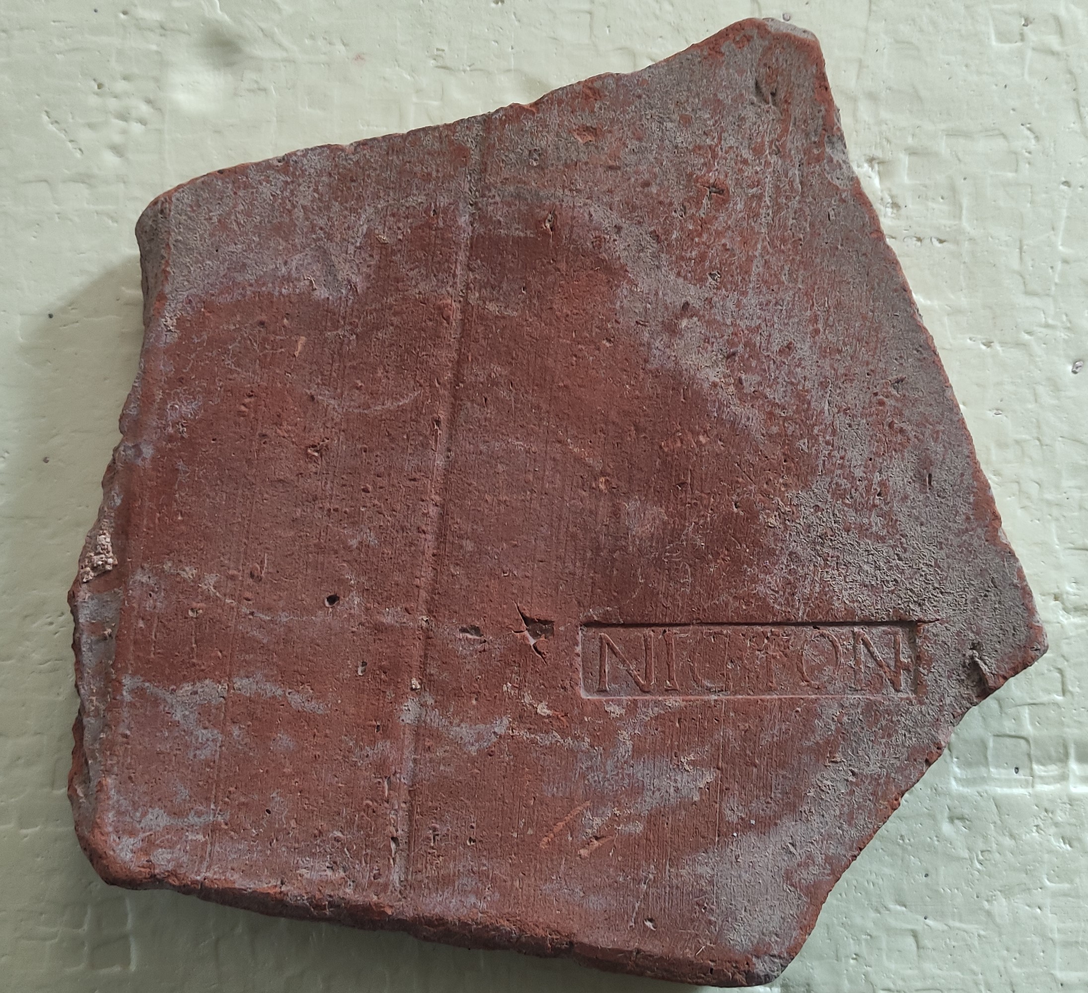 SINGOLO OGGETTO/ tegola, PERIODIZZAZIONI/ Storia/ Eta' antica/ Eta' romana/ Eta' romana imperiale